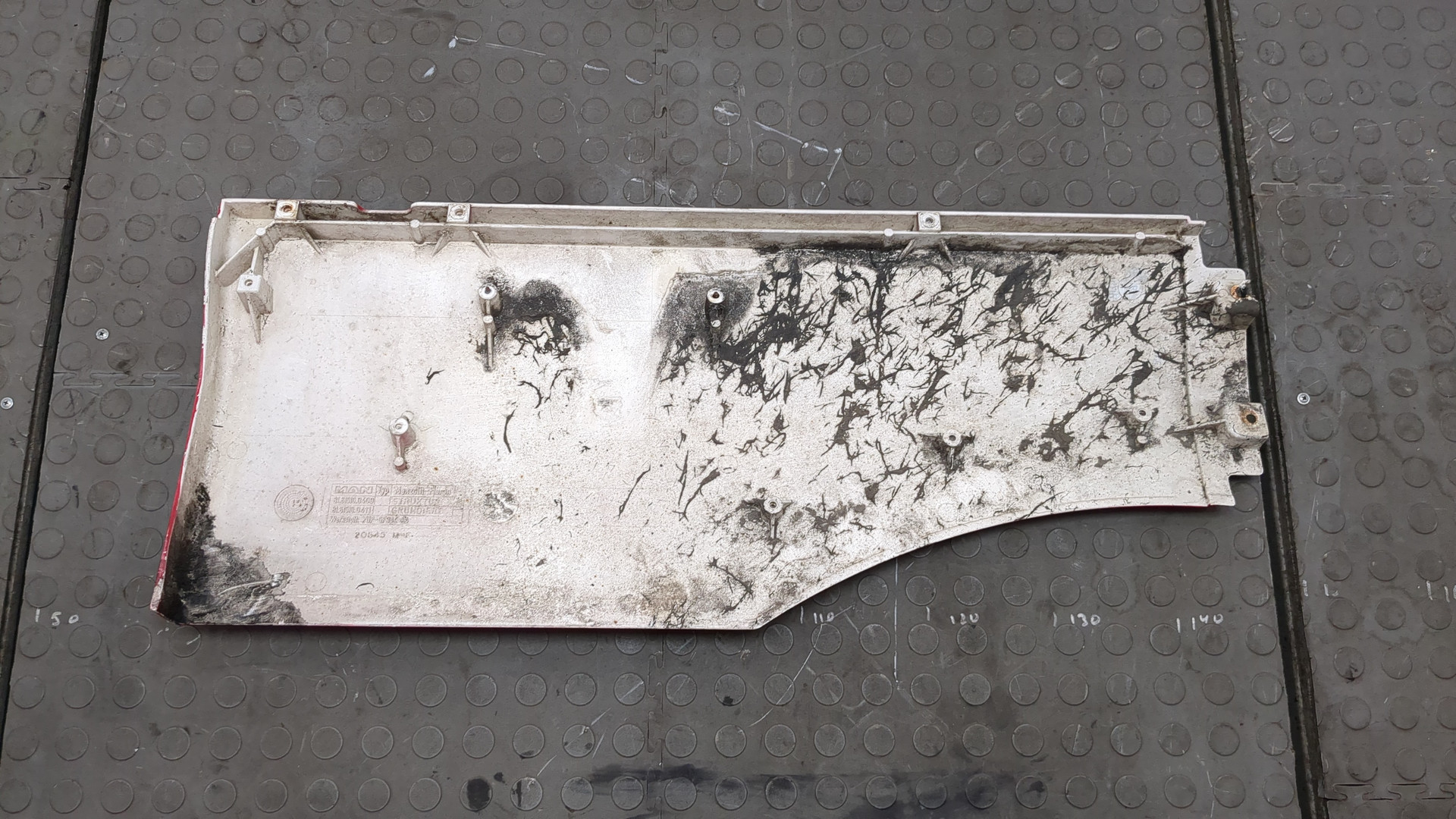 Крыло заднее левое