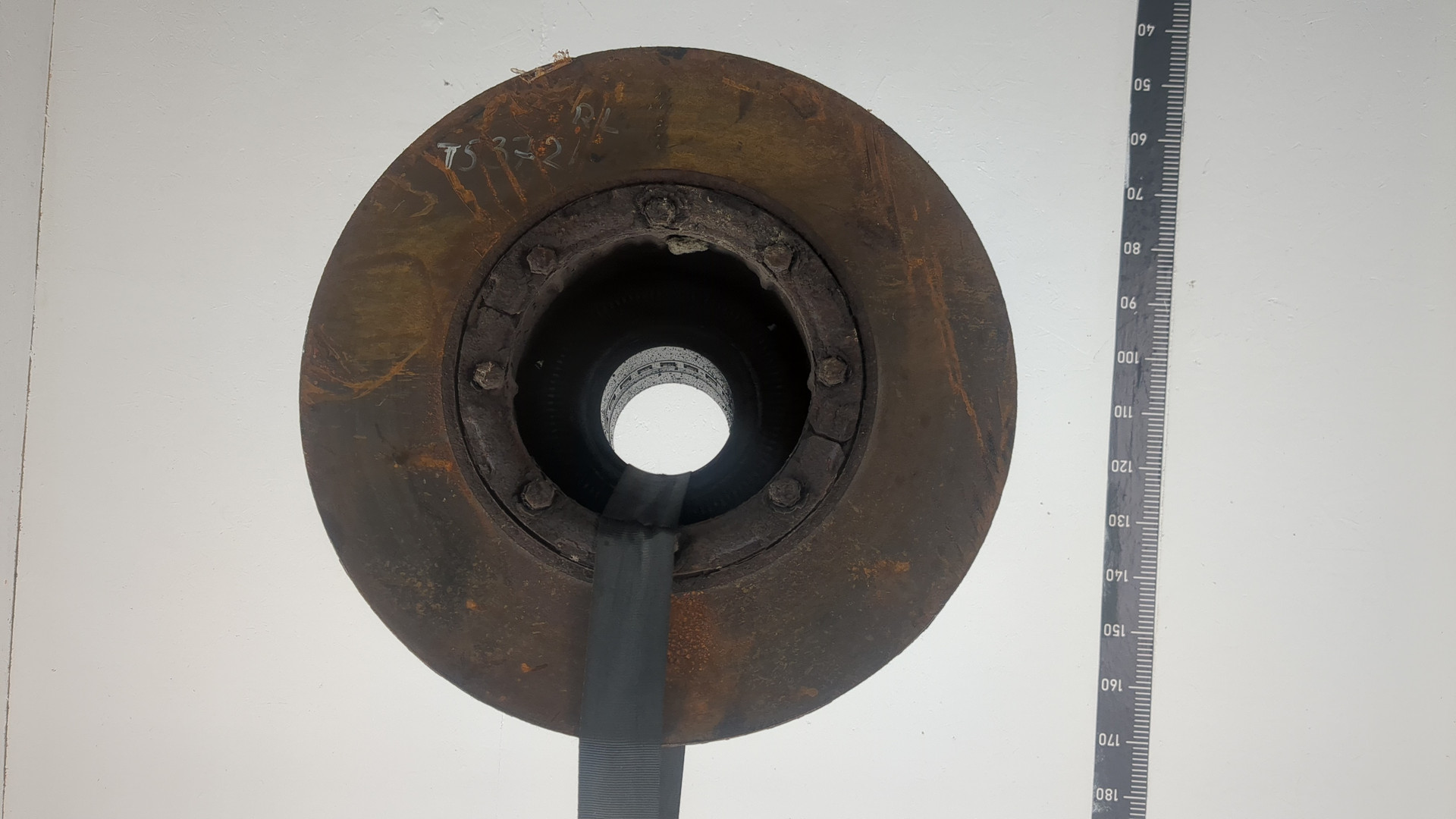 Кулак поворотный задний левый