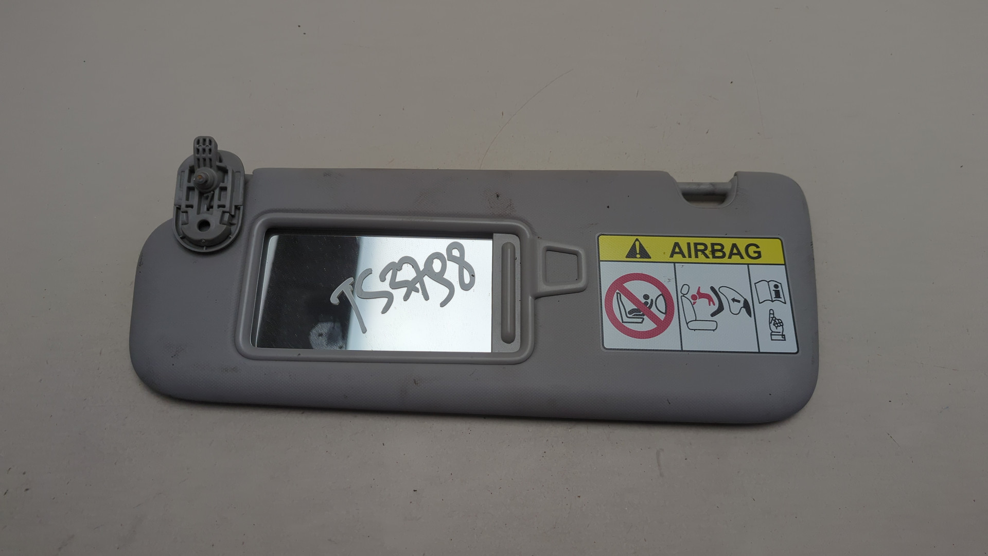 Козырек солнцезащитный