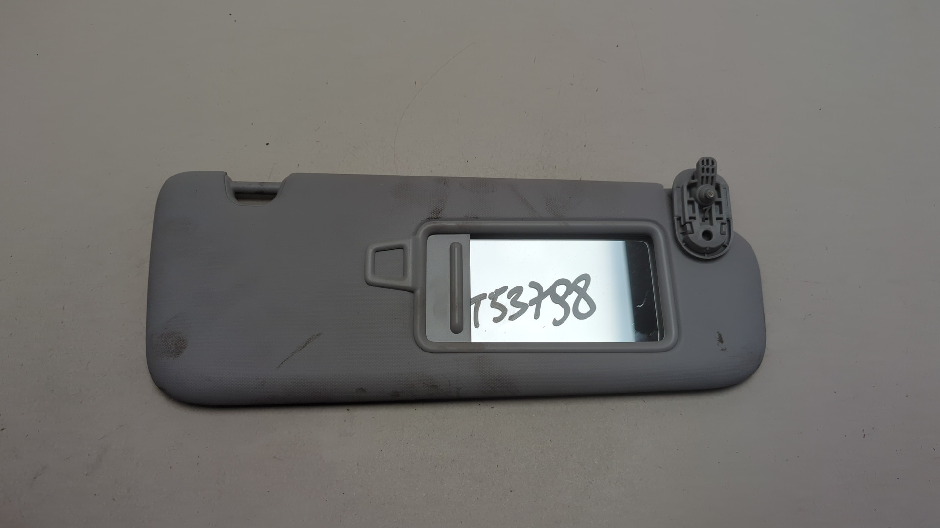 Козырек солнцезащитный