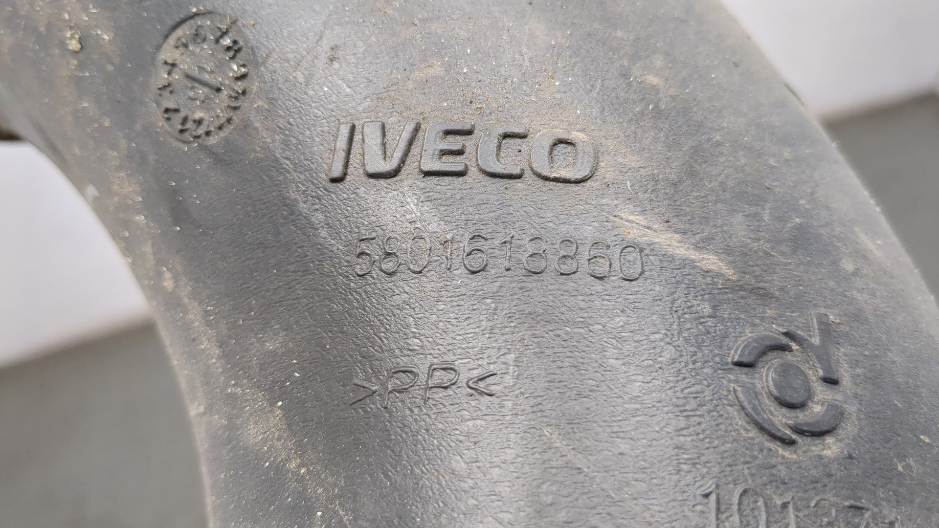 Патрубок воздушного фильтра