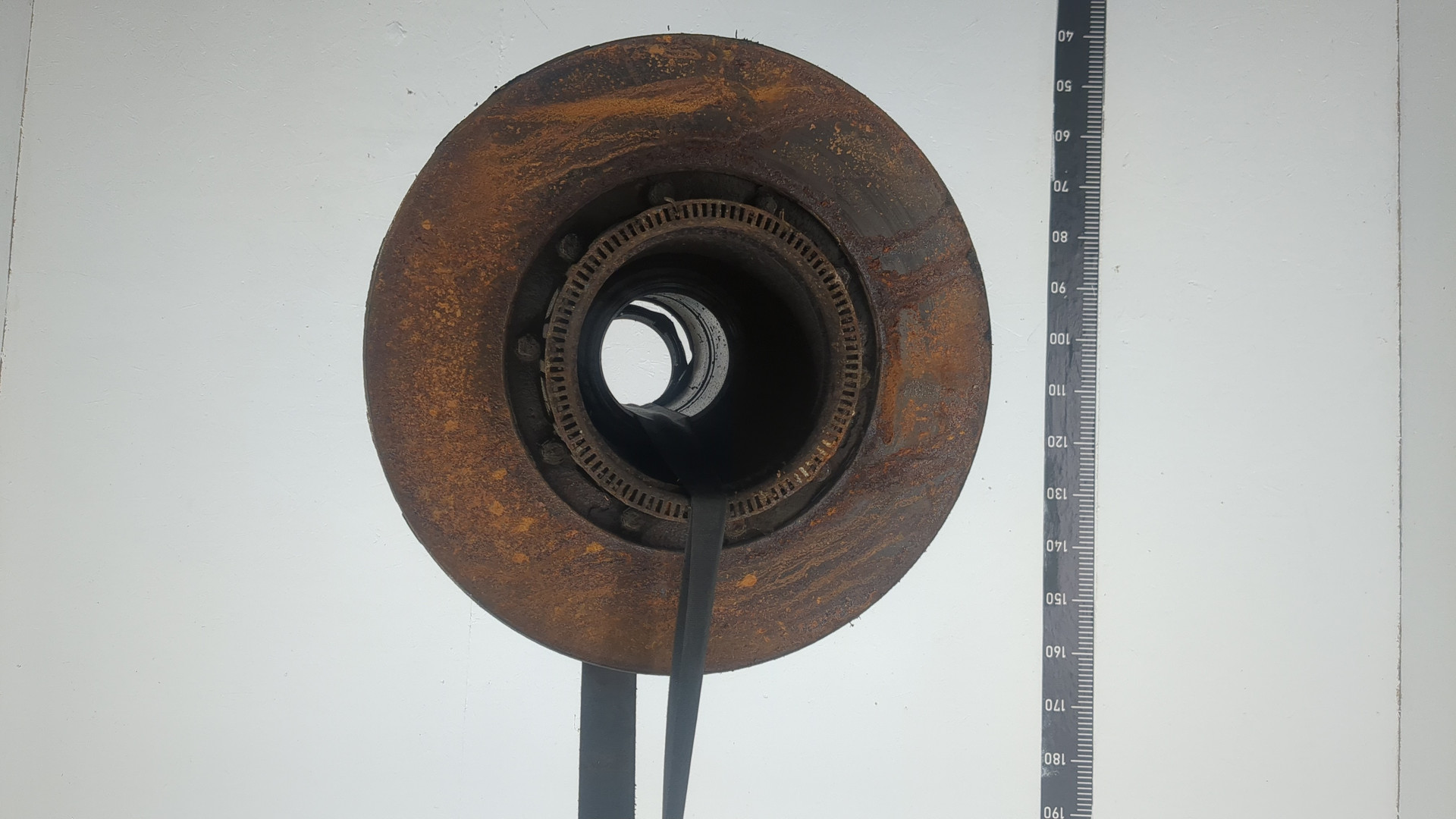 Кулак поворотный задний правый