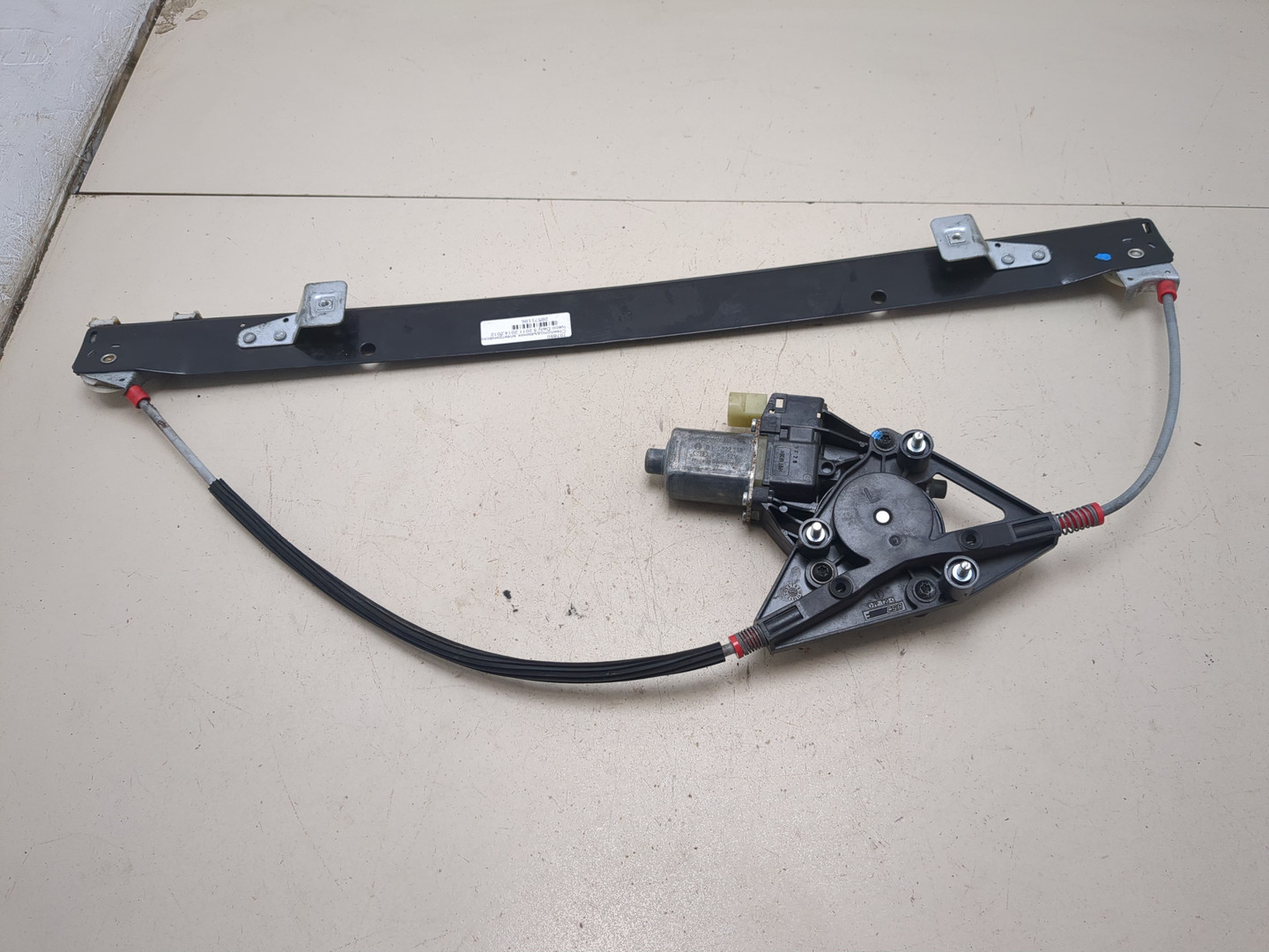 Стеклоподъемник электр. передний левый