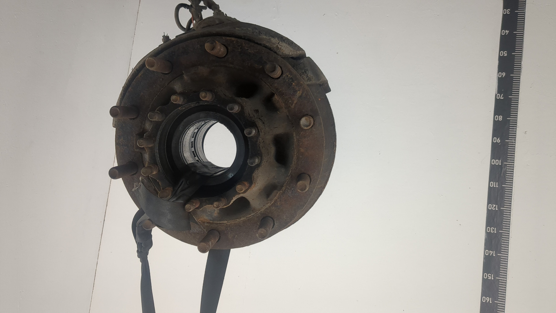 Кулак поворотный задний правый