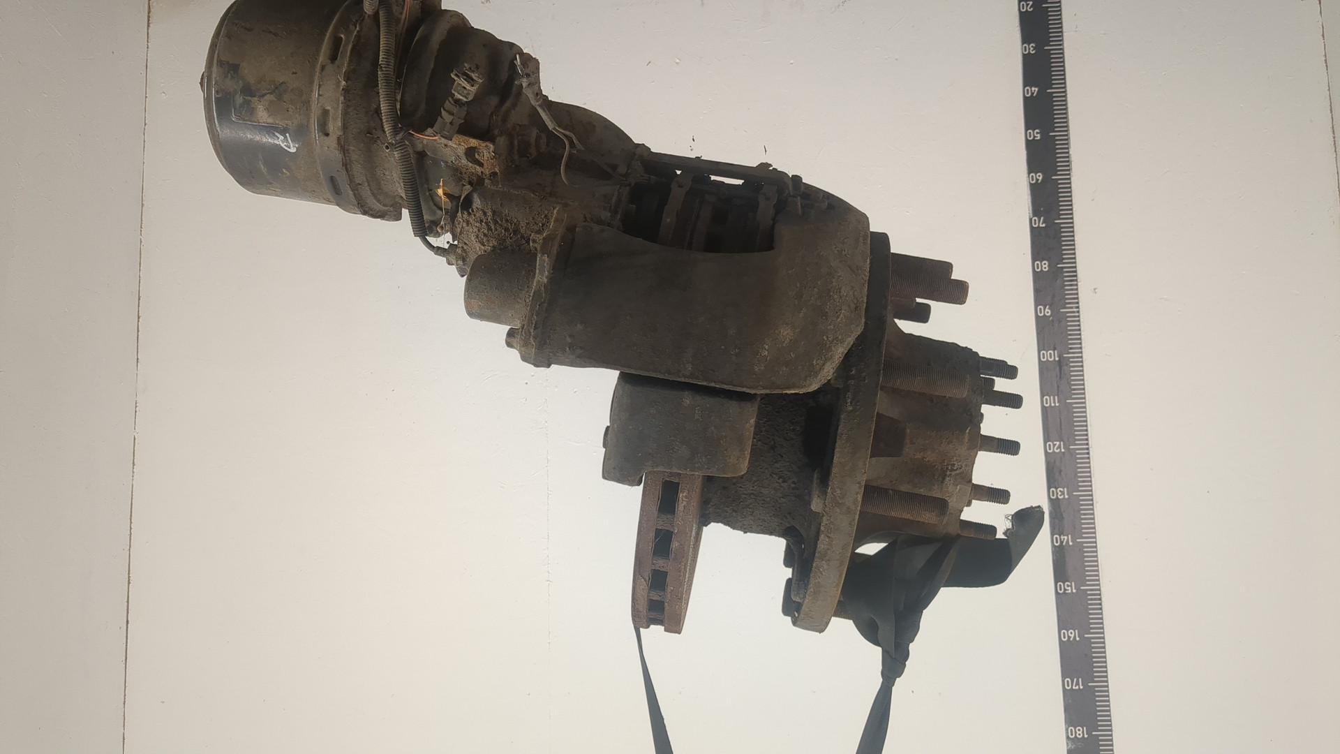 Кулак поворотный задний правый