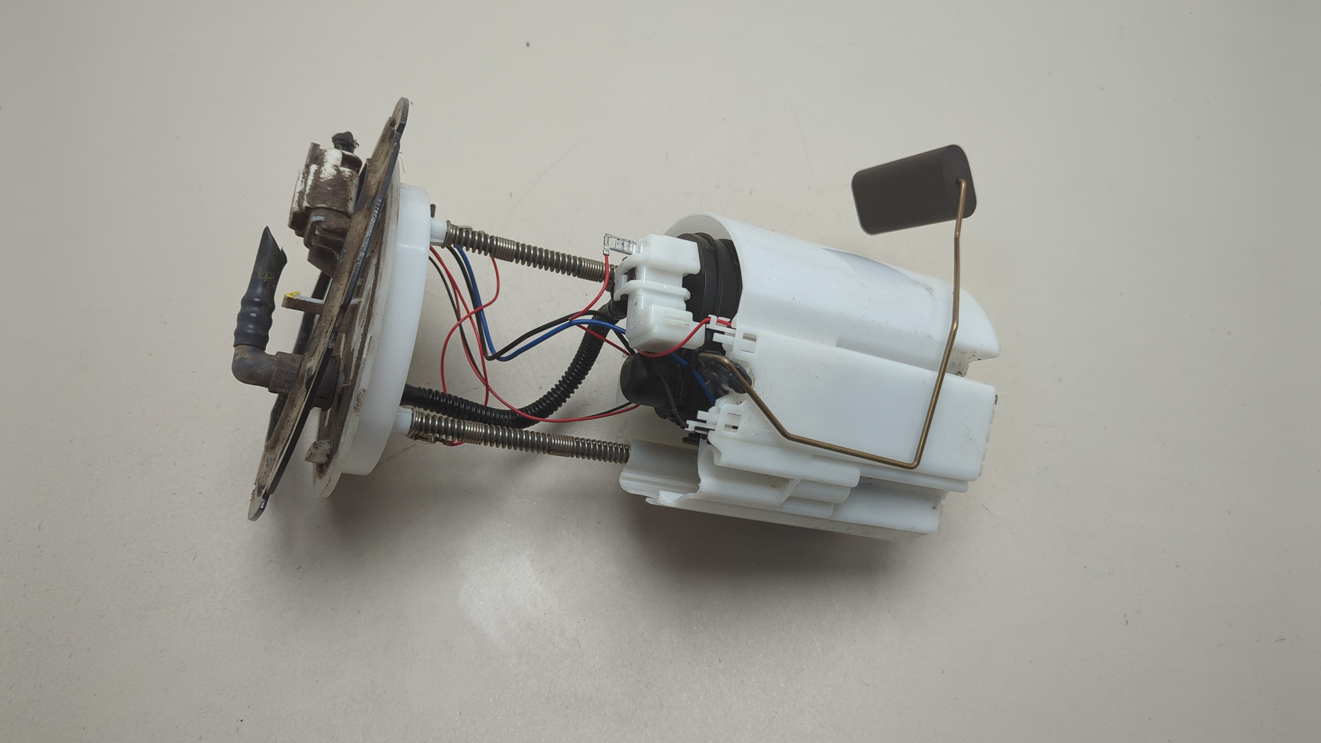 Насос топливный электрический