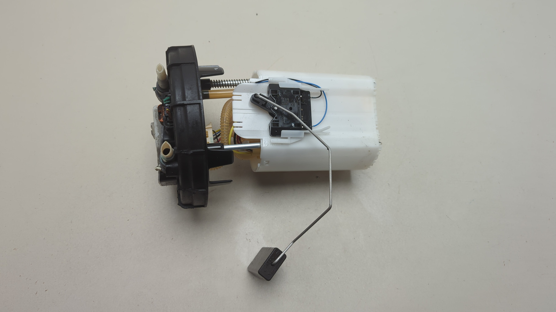 Насос топливный электрический