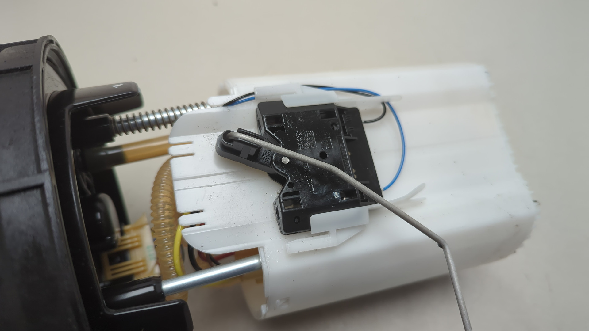 Насос топливный электрический