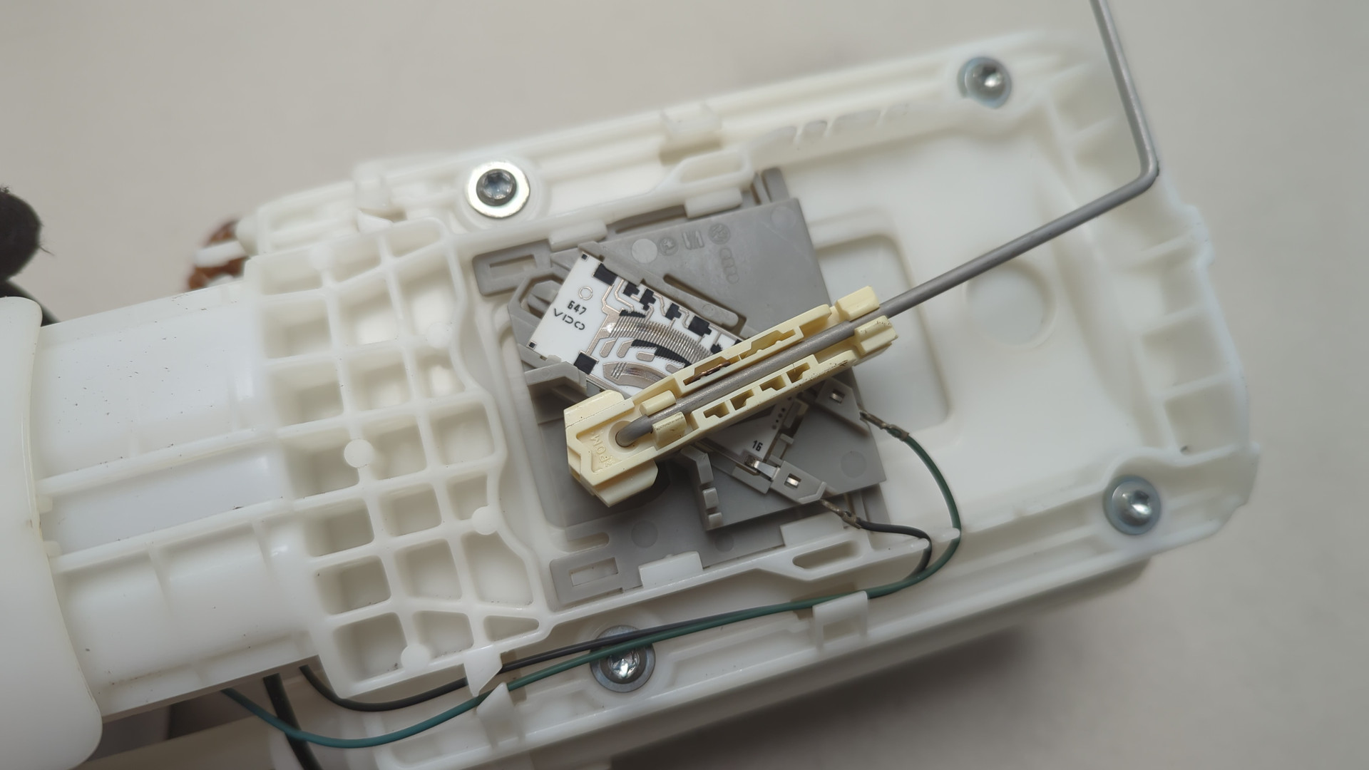 Насос топливный электрический