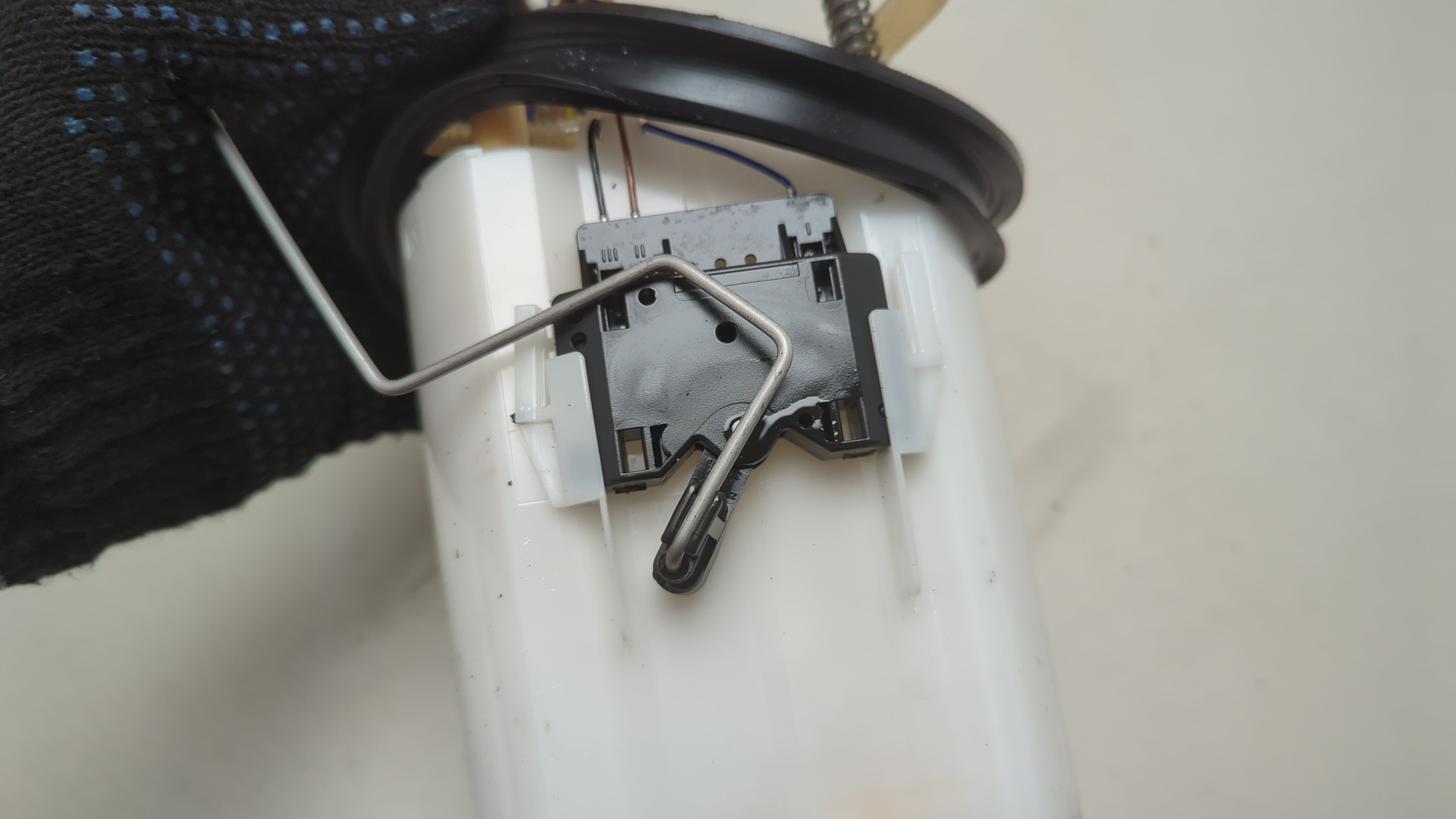 Насос топливный электрический