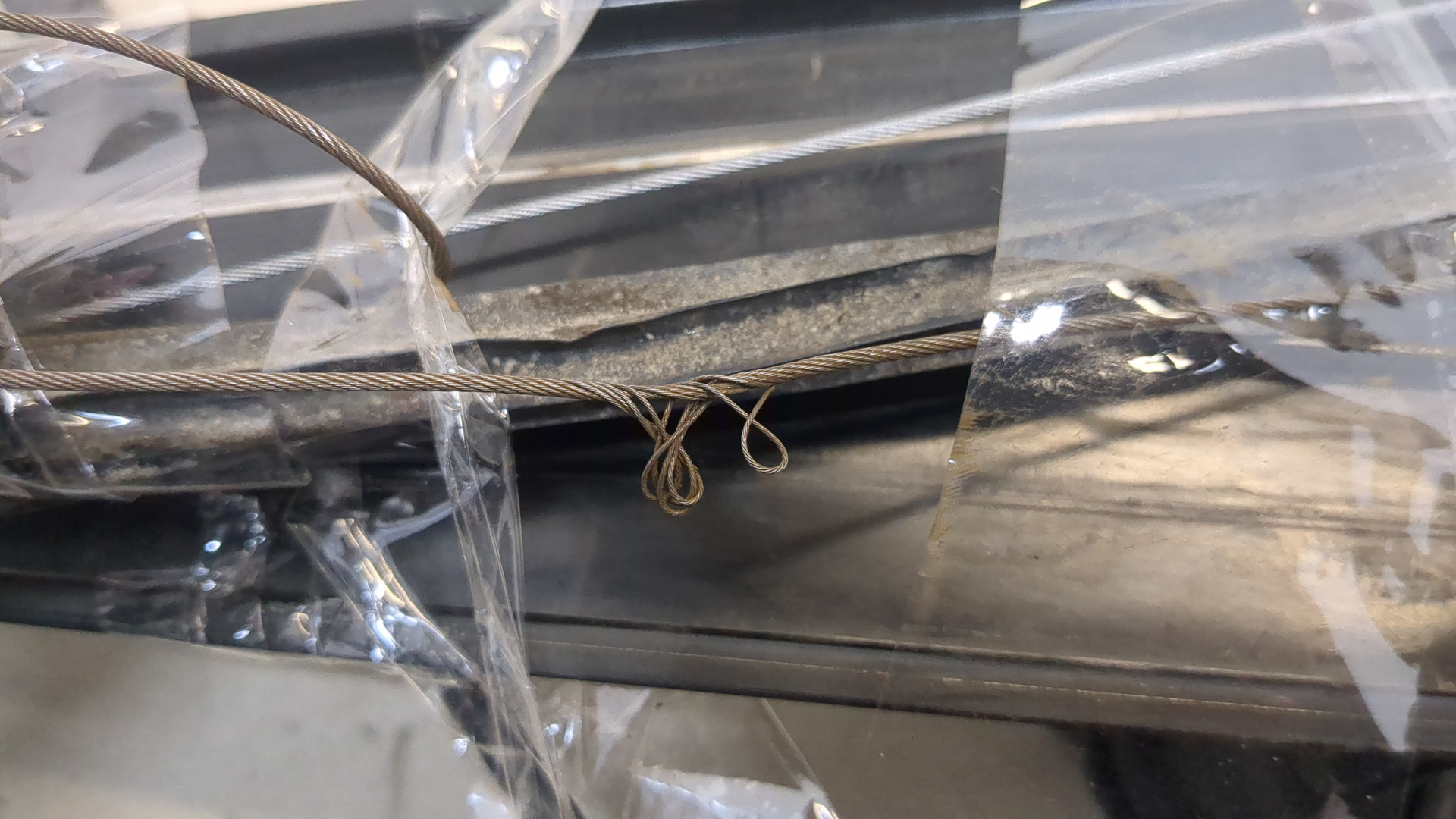 Стеклоподъемник электр. передний правый