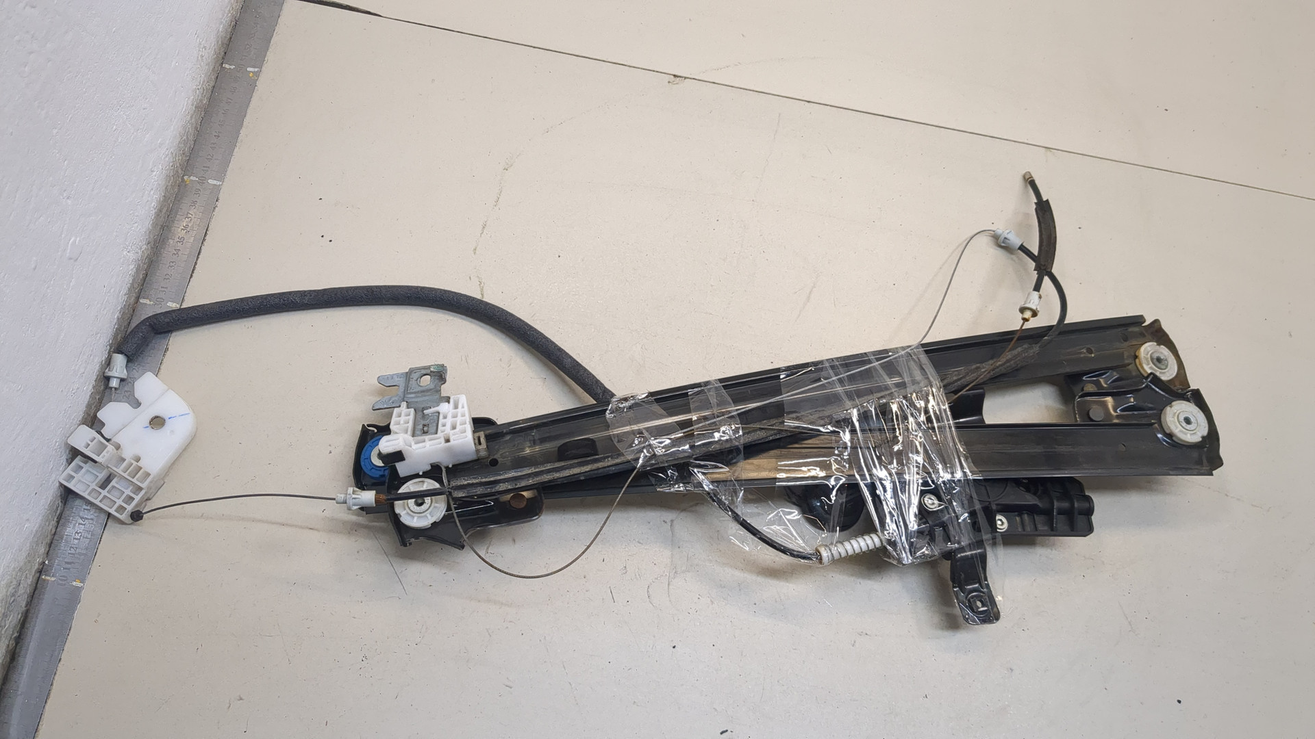 Стеклоподъемник электр. передний правый