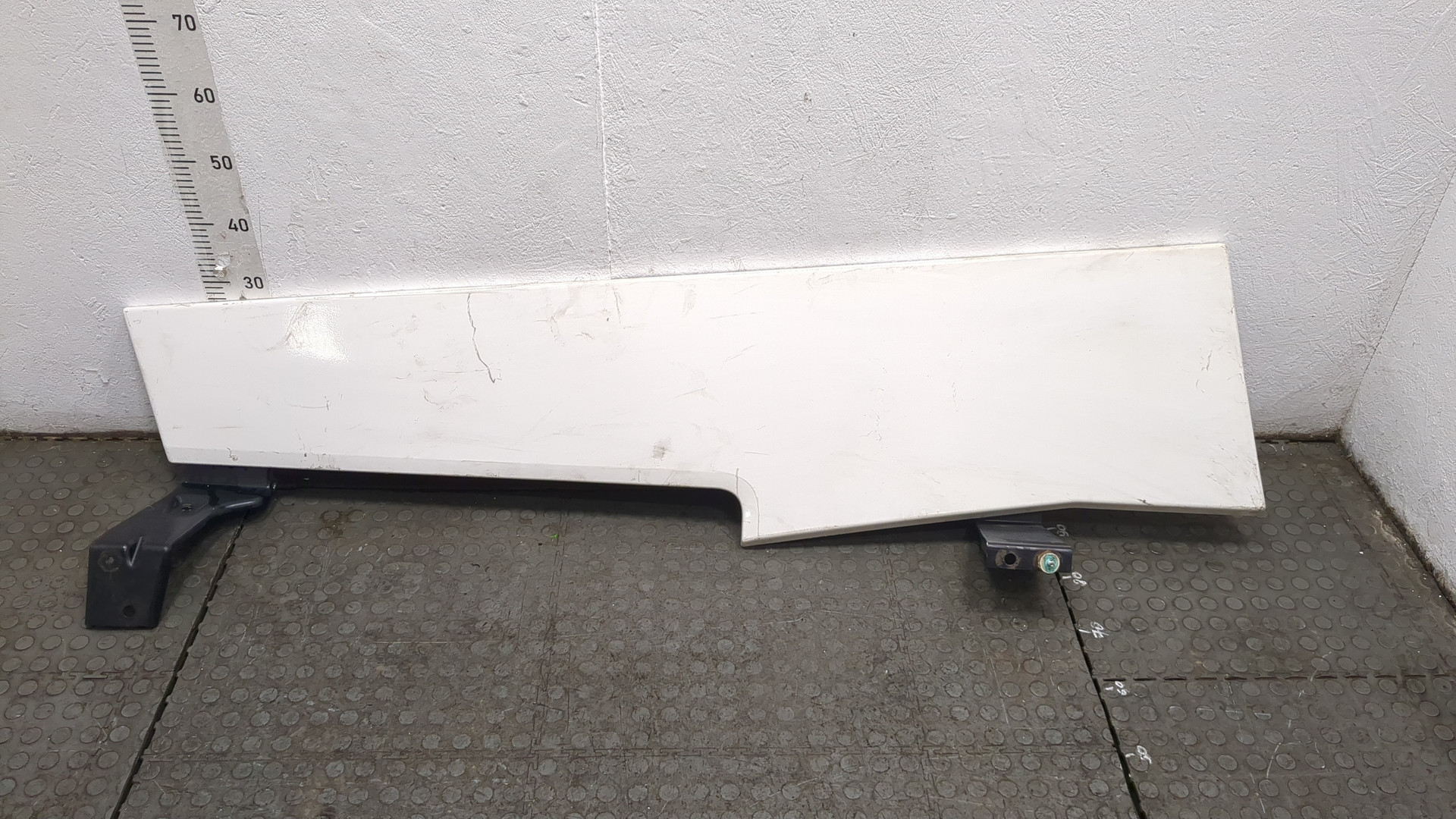 Спойлер переднего бампера левый