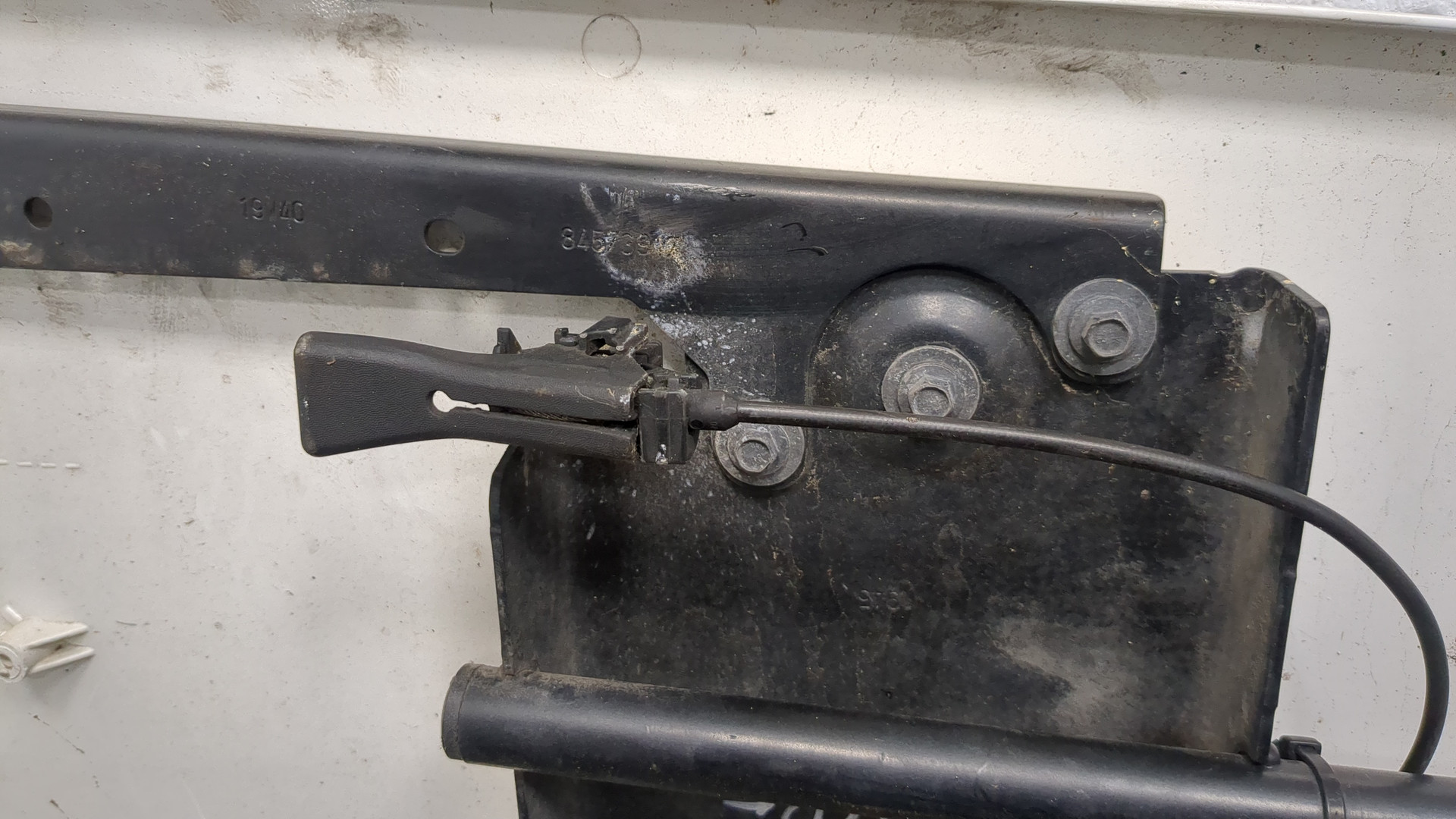 Спойлер переднего бампера левый