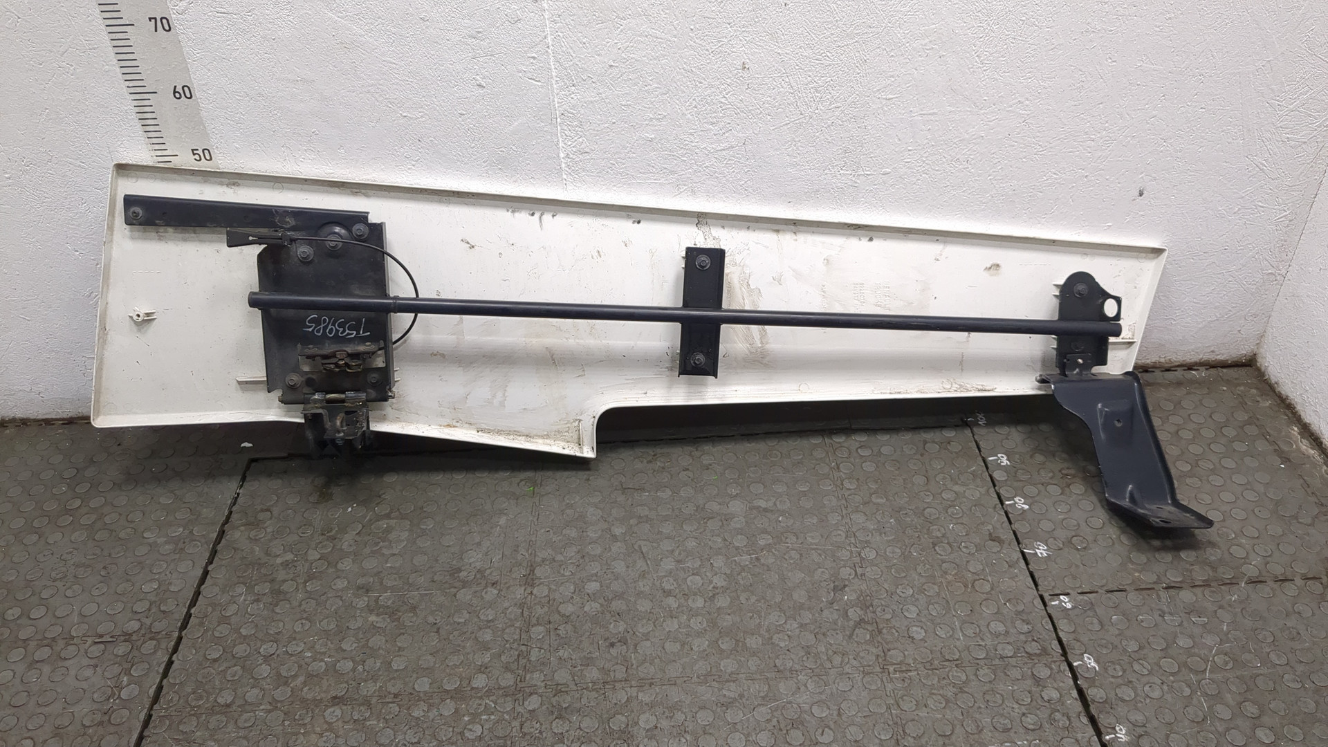 Спойлер переднего бампера левый