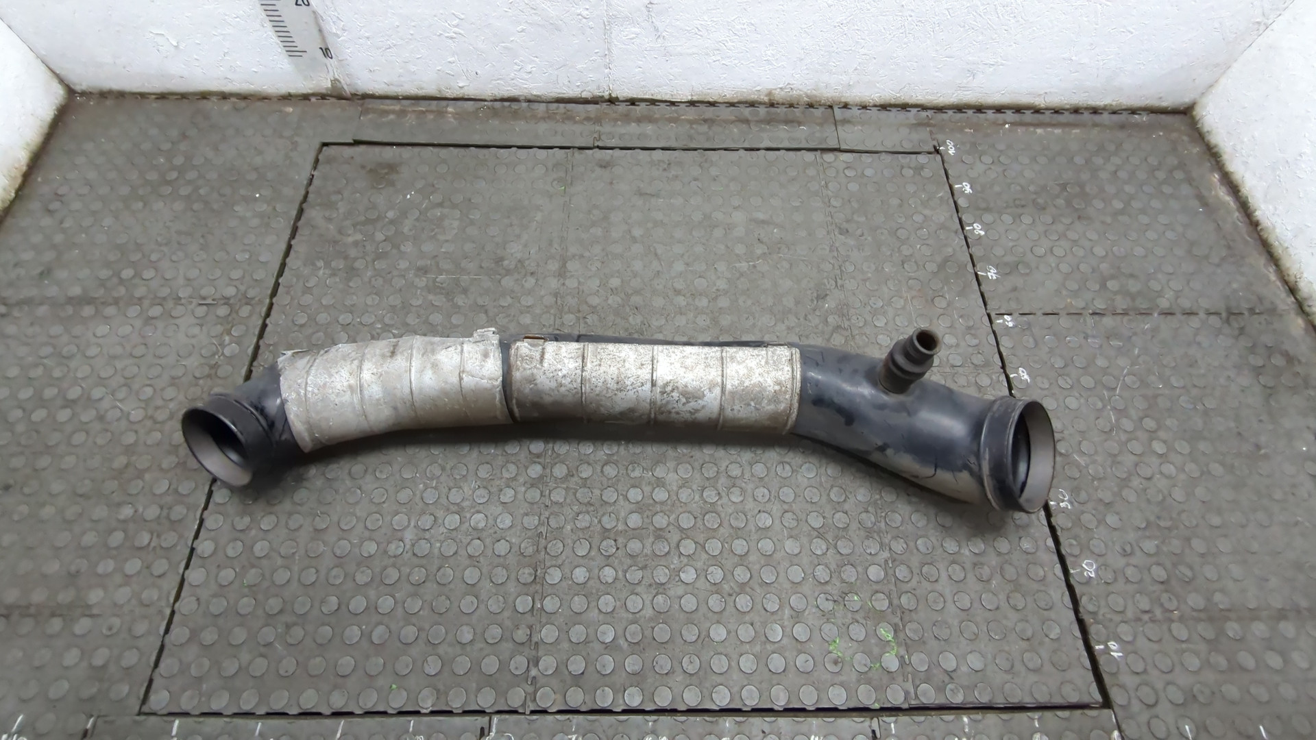 Патрубок воздушного фильтра