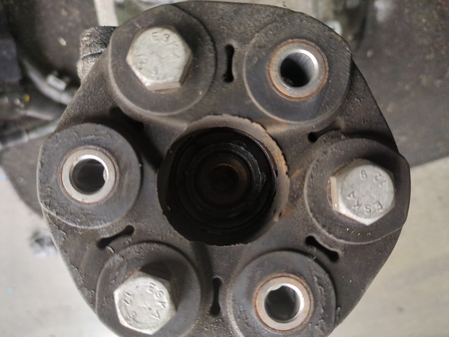 Редуктор переднего моста