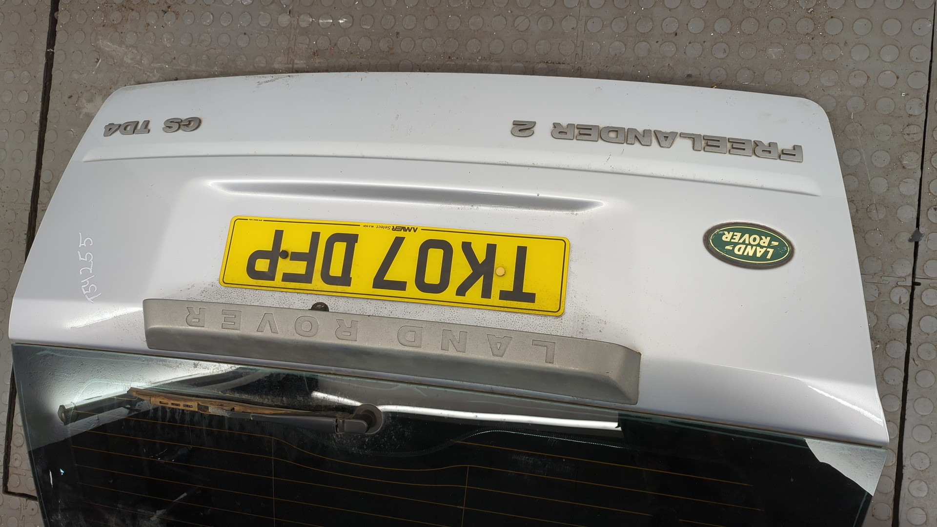 Дверь багажника