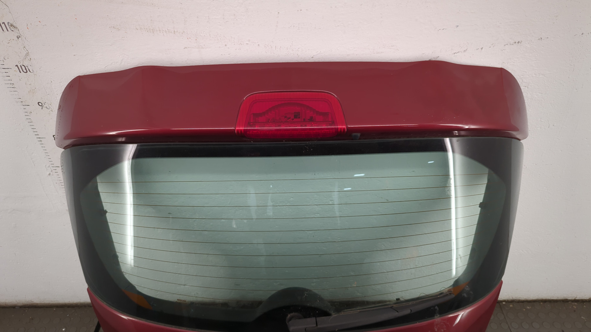 Дверь багажника