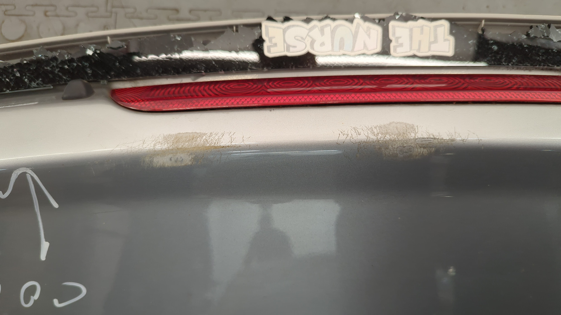 Дверь багажника