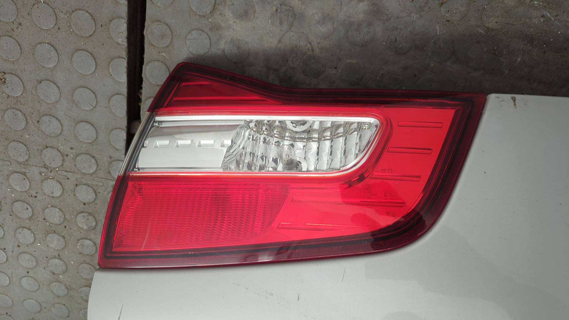 Дверь багажника