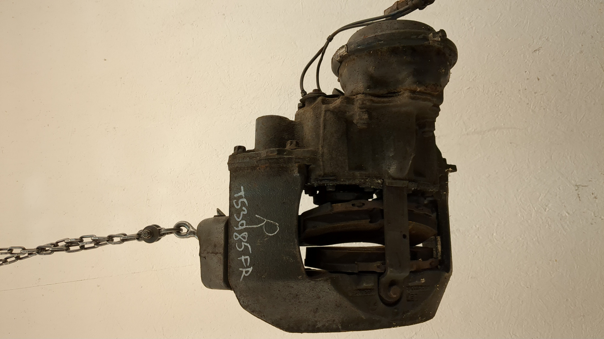 Суппорт передний правый