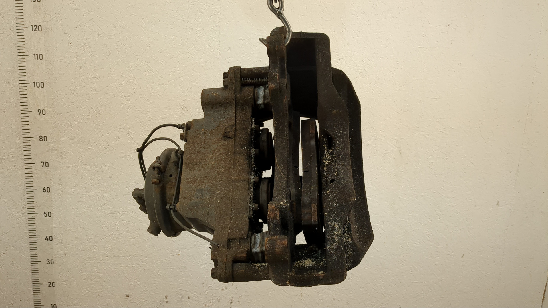 Суппорт передний правый