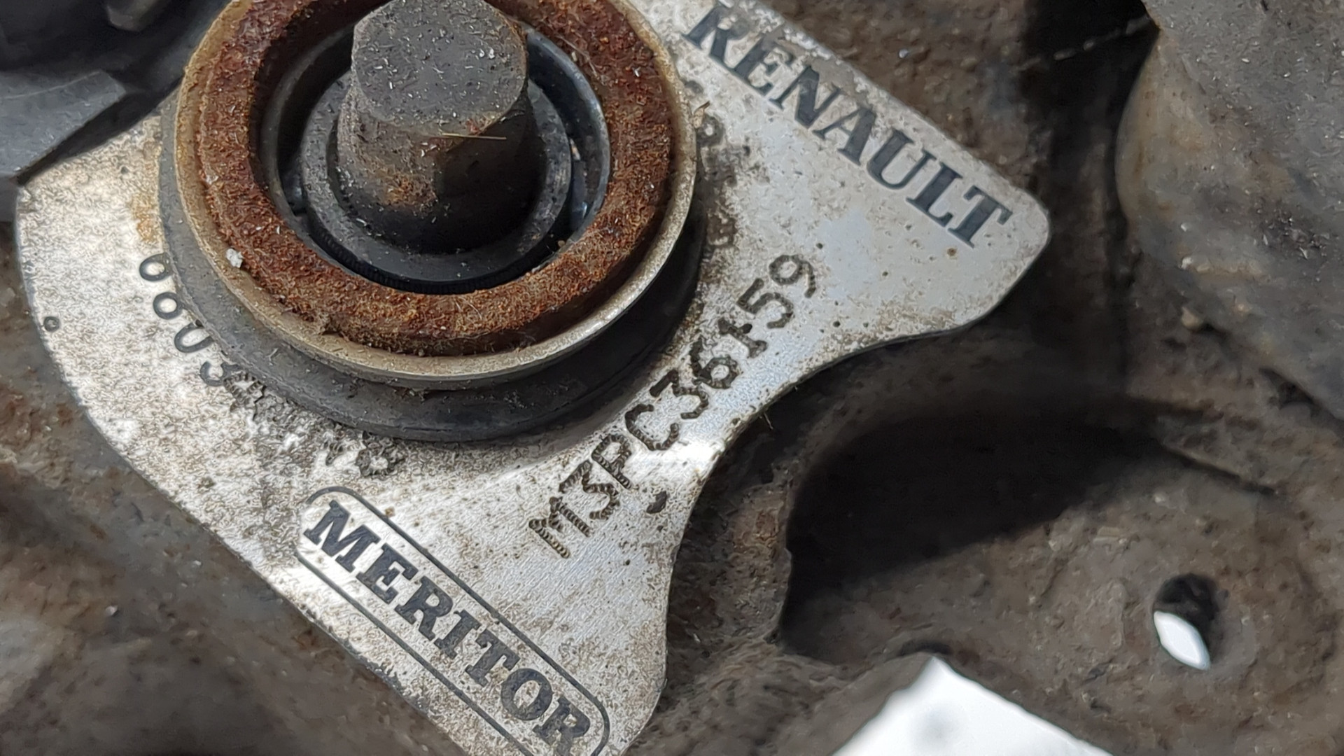 Суппорт передний правый