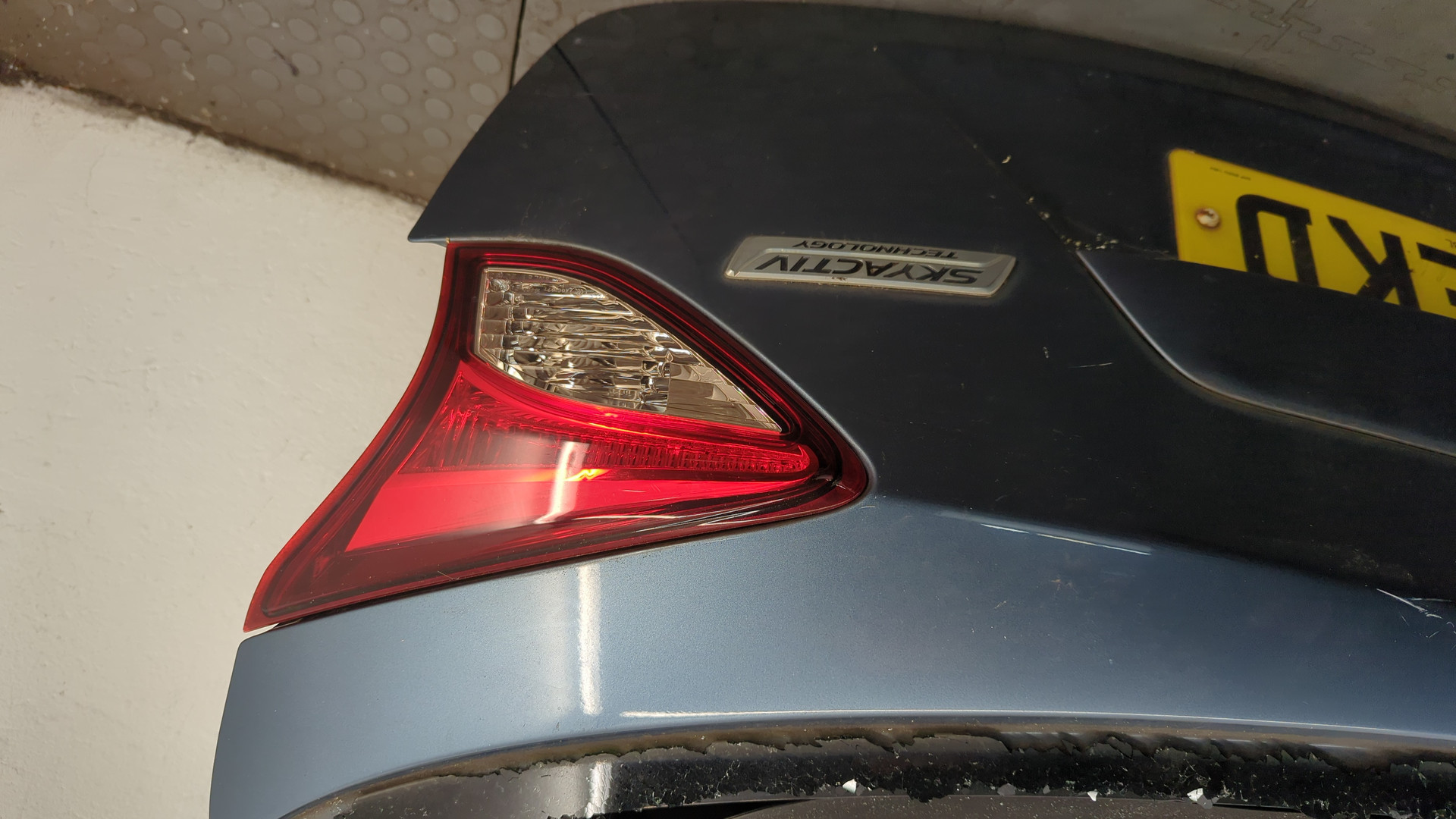 Дверь багажника