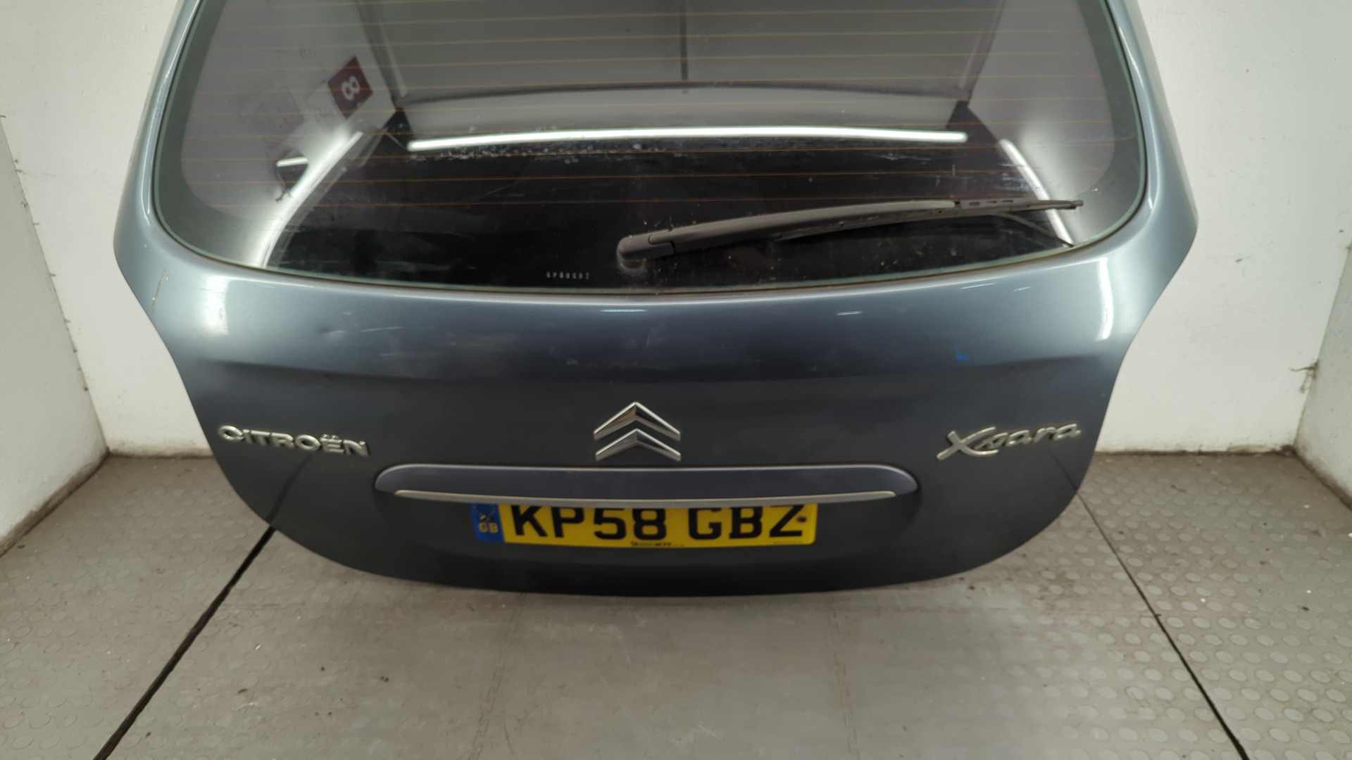 Дверь багажника