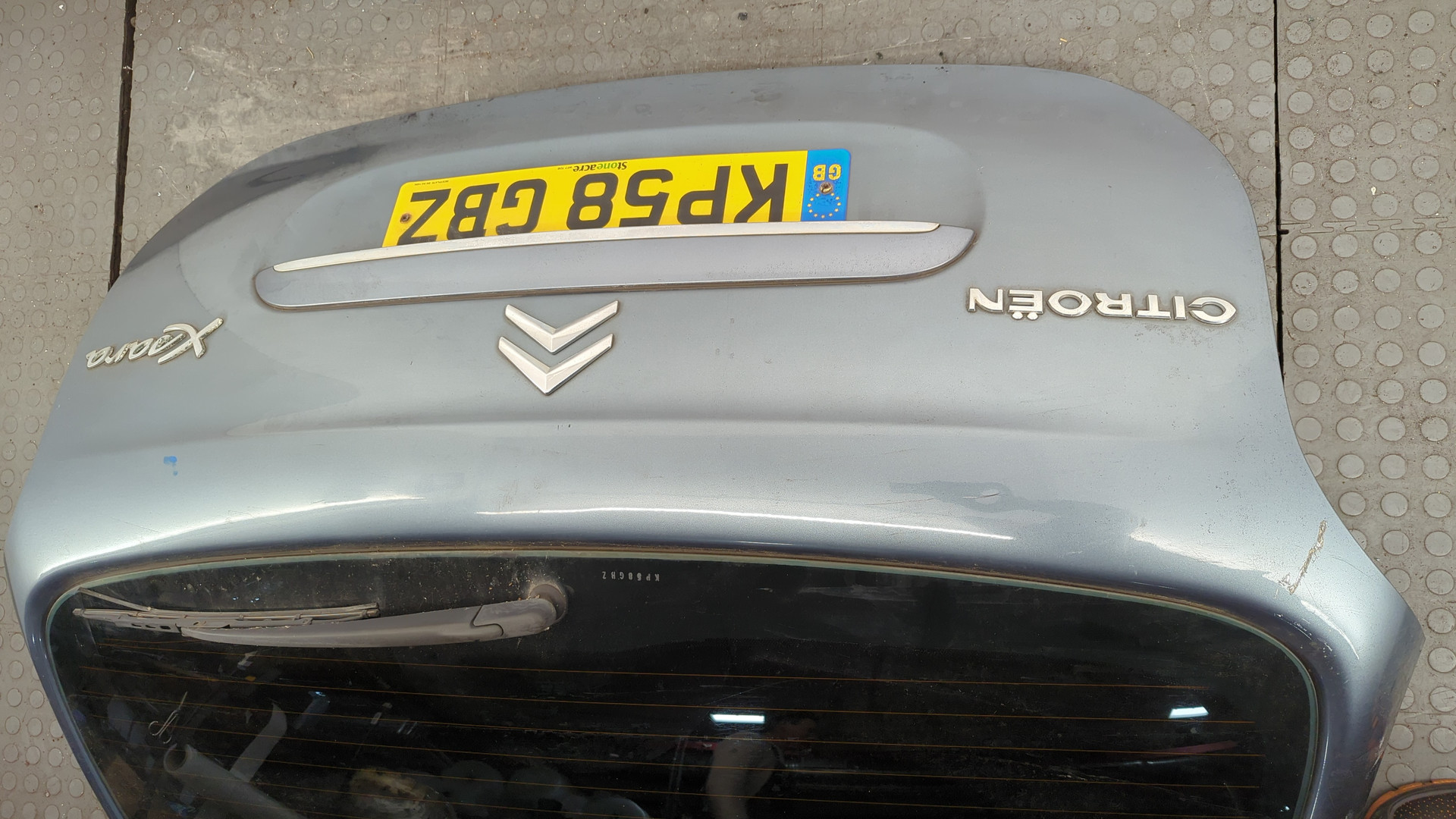 Дверь багажника