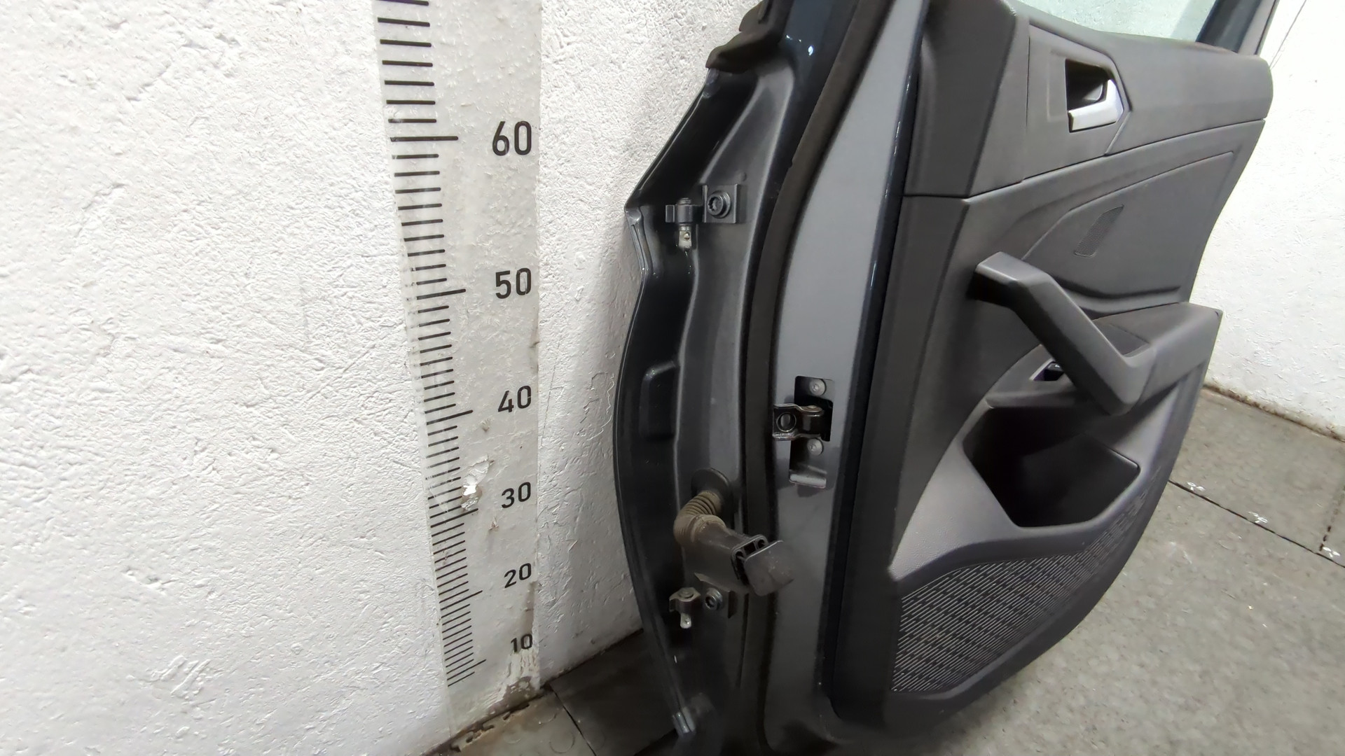 Дверь задняя правая