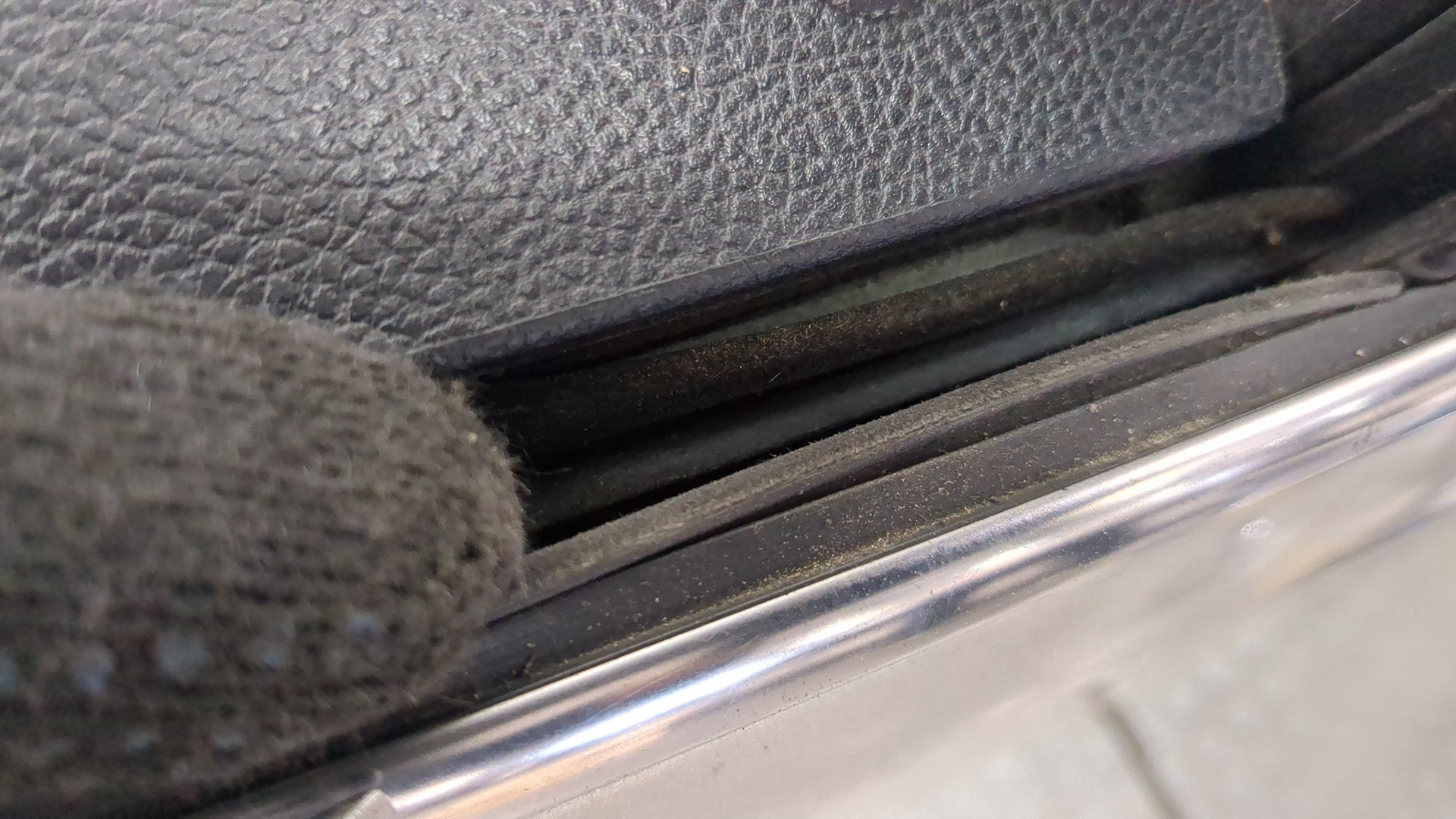 Дверь задняя правая