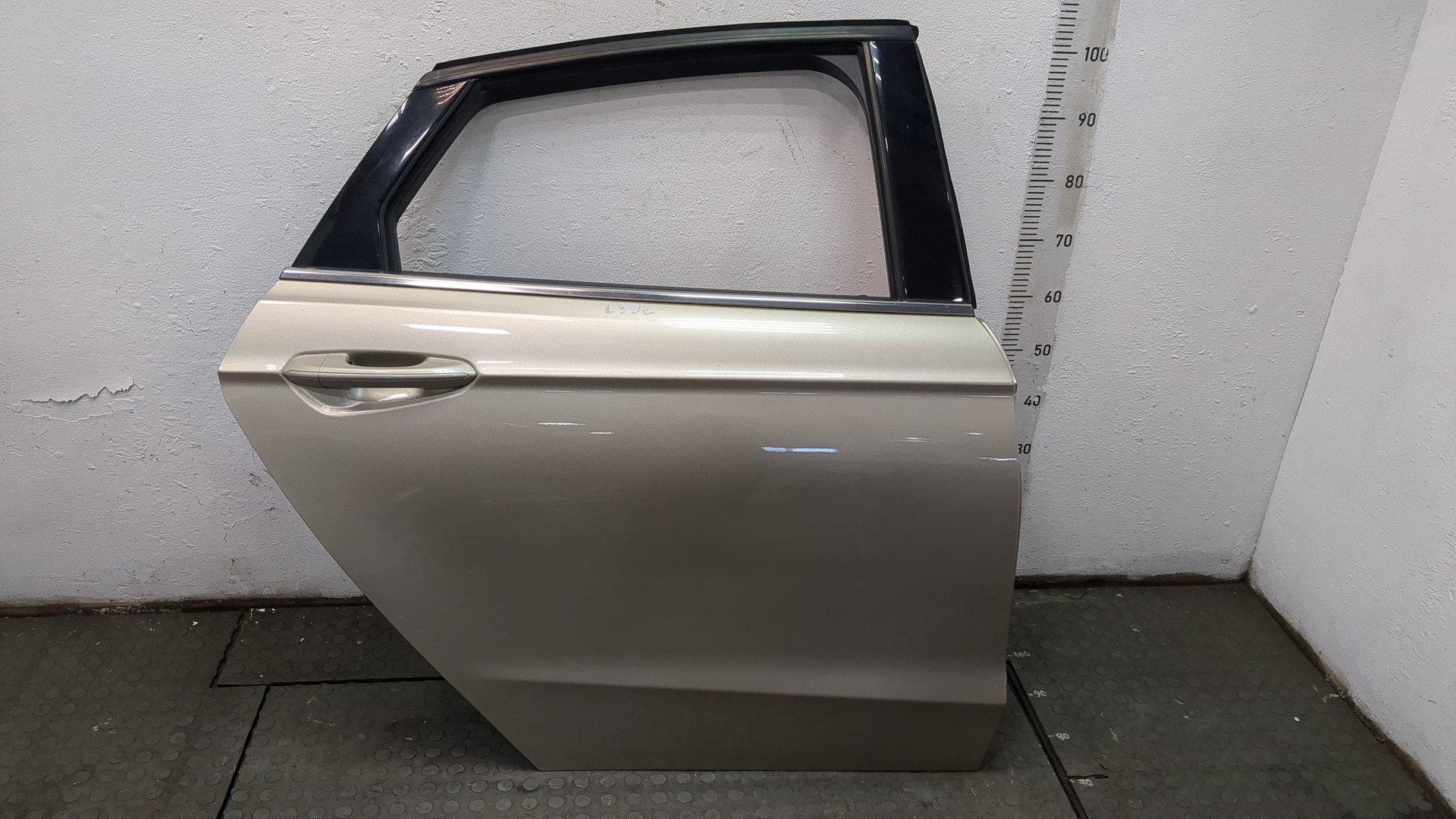 Дверь задняя правая