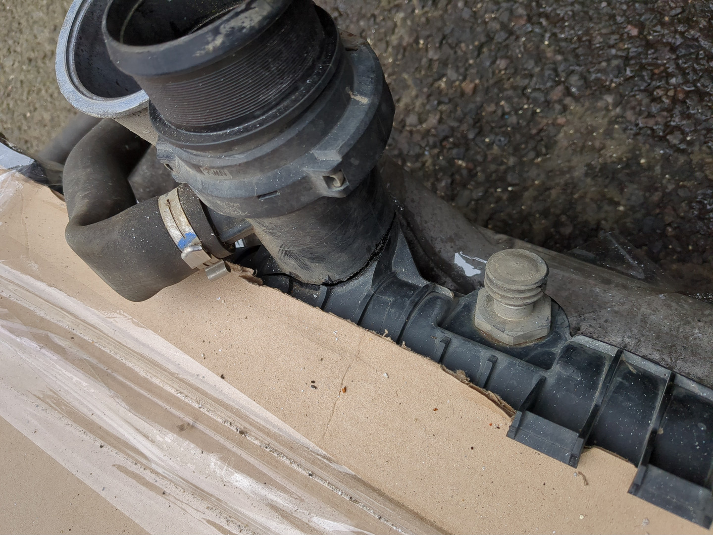 Радиатор охлаждения двигателя основной