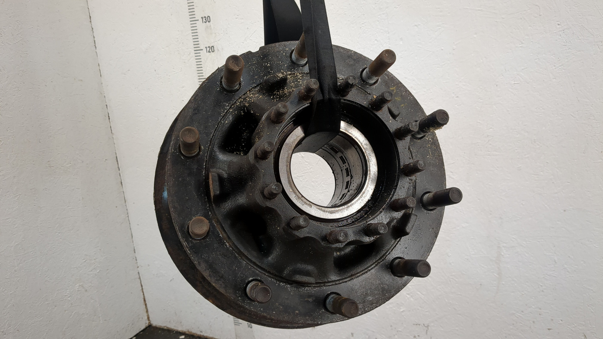 Кулак поворотный задний левый