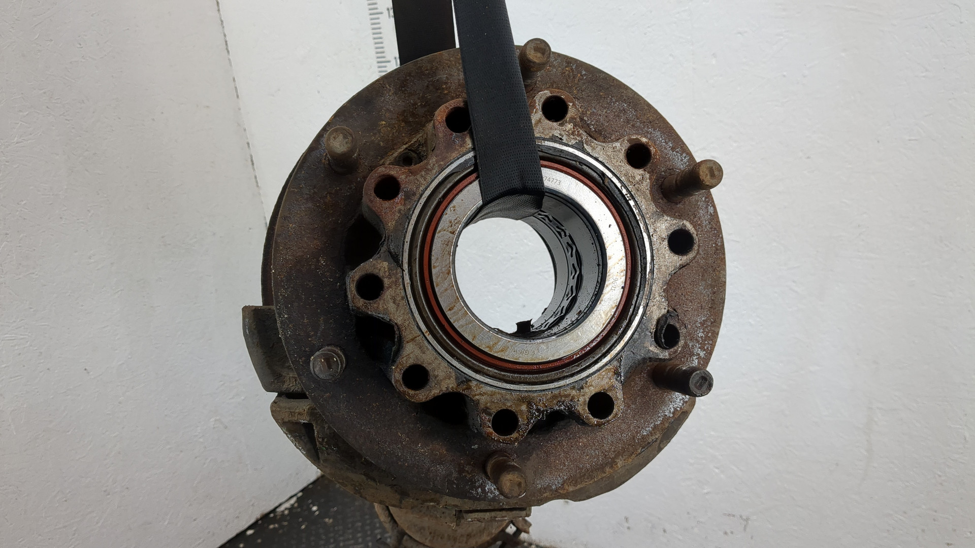 Кулак поворотный задний правый