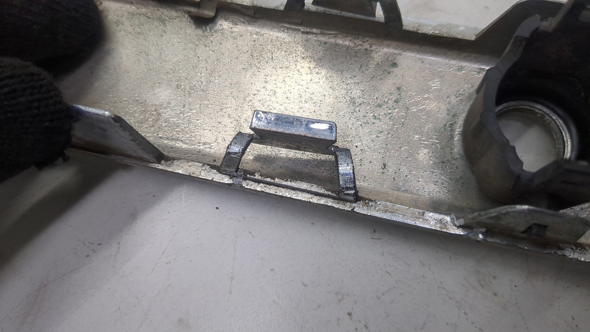 Молдинг заднего бампера