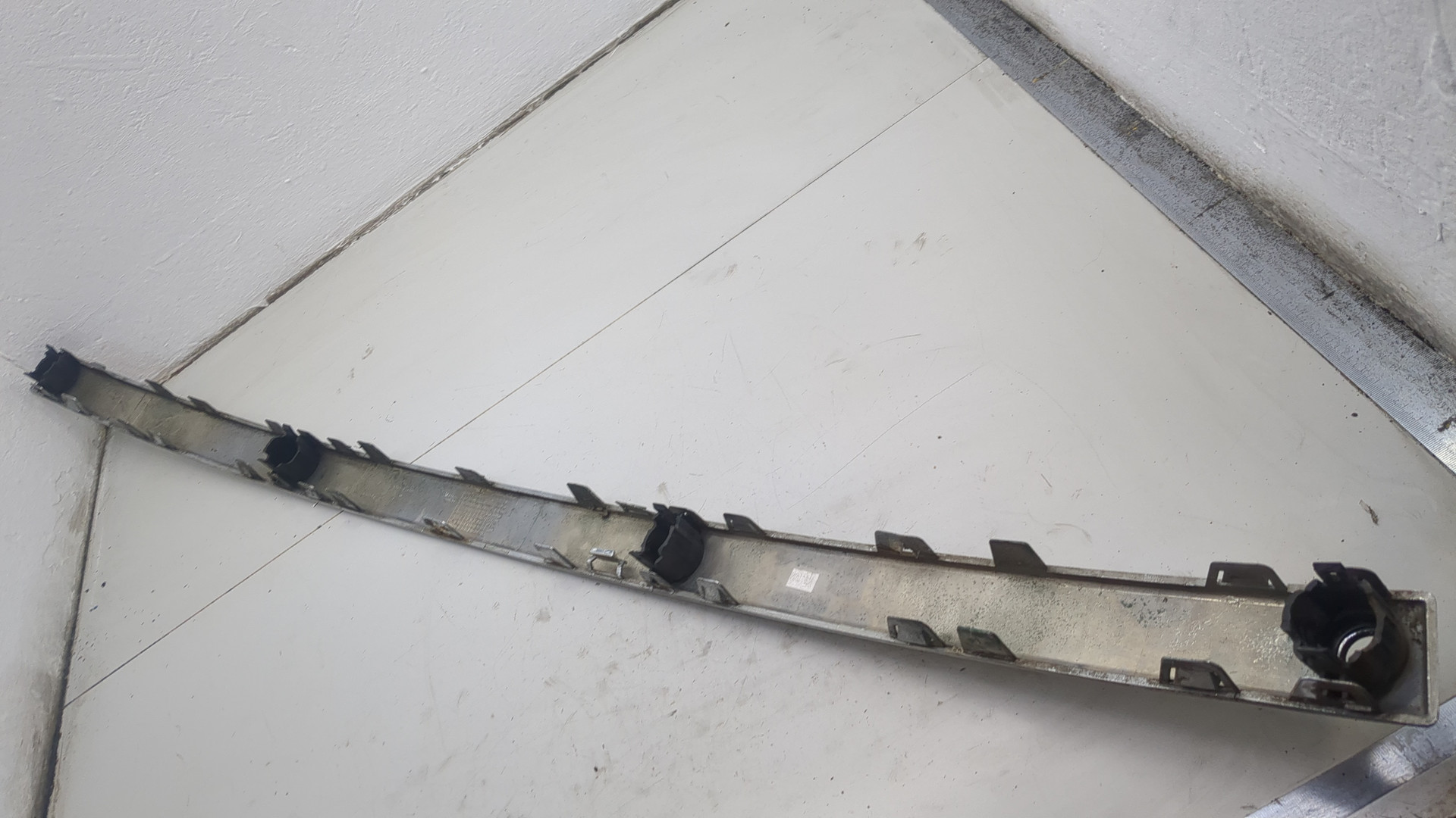 Молдинг заднего бампера