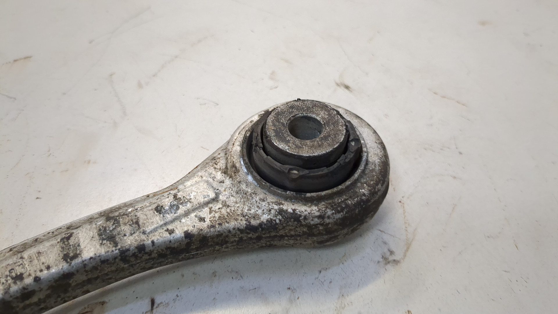 Рычаг задний правый