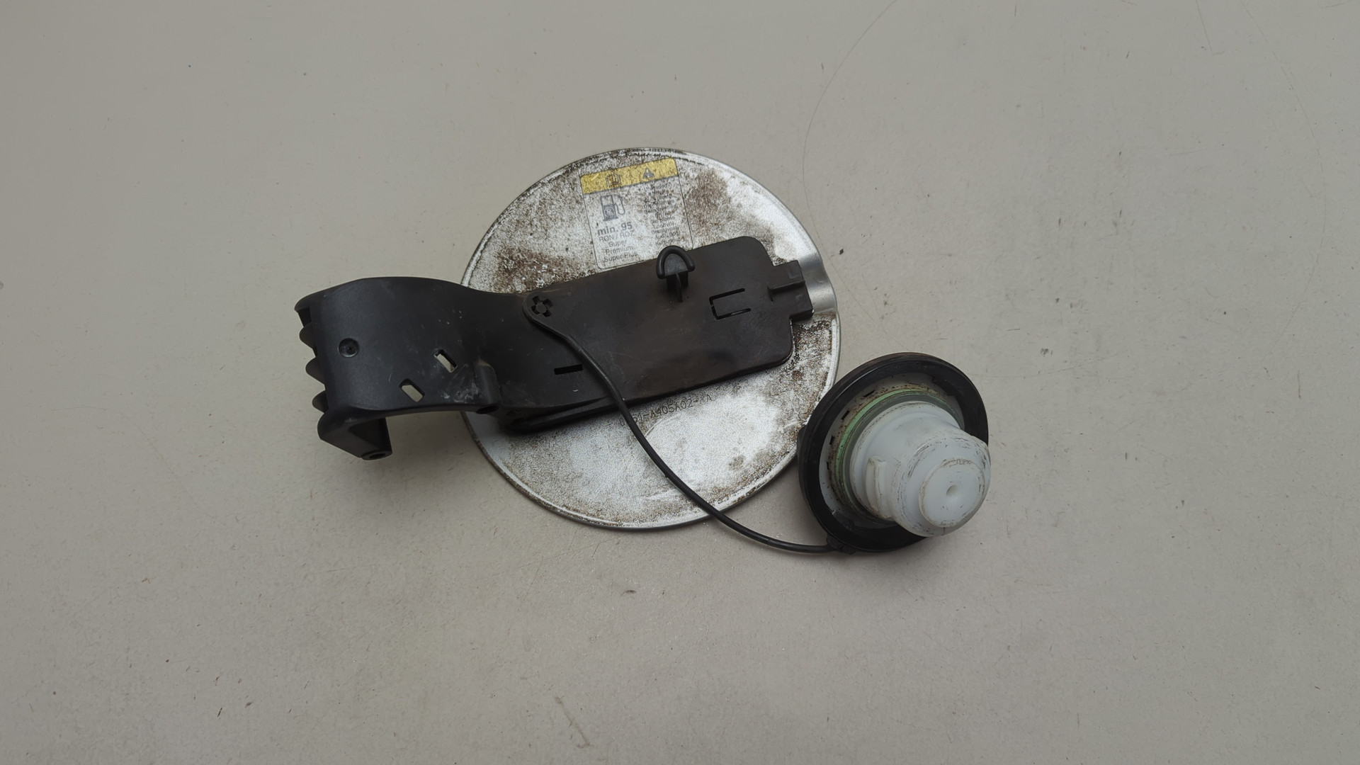 Лючок бензобака