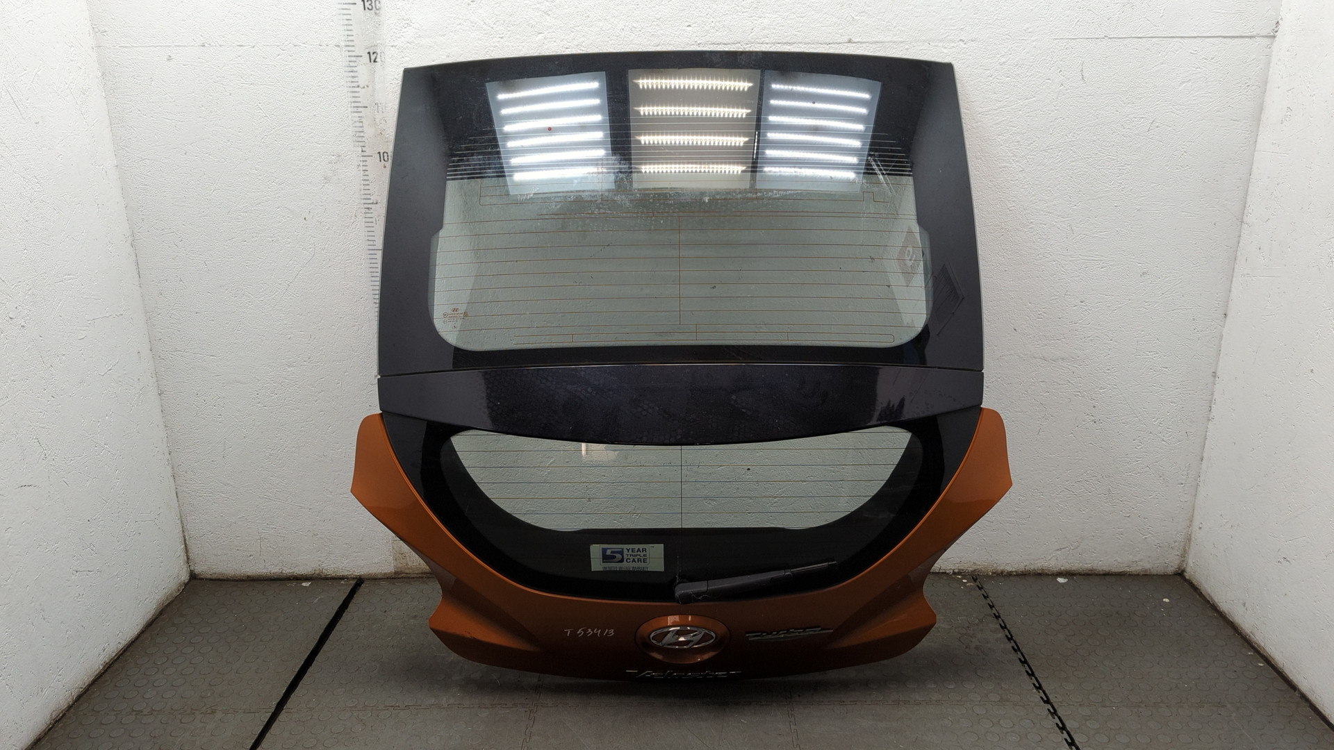 Дверь багажника