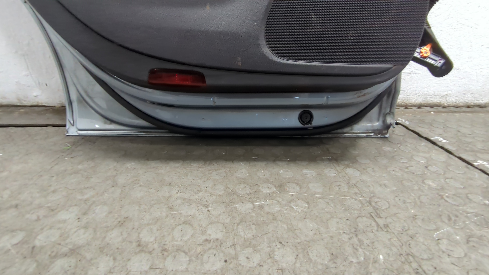 Дверь задняя левая