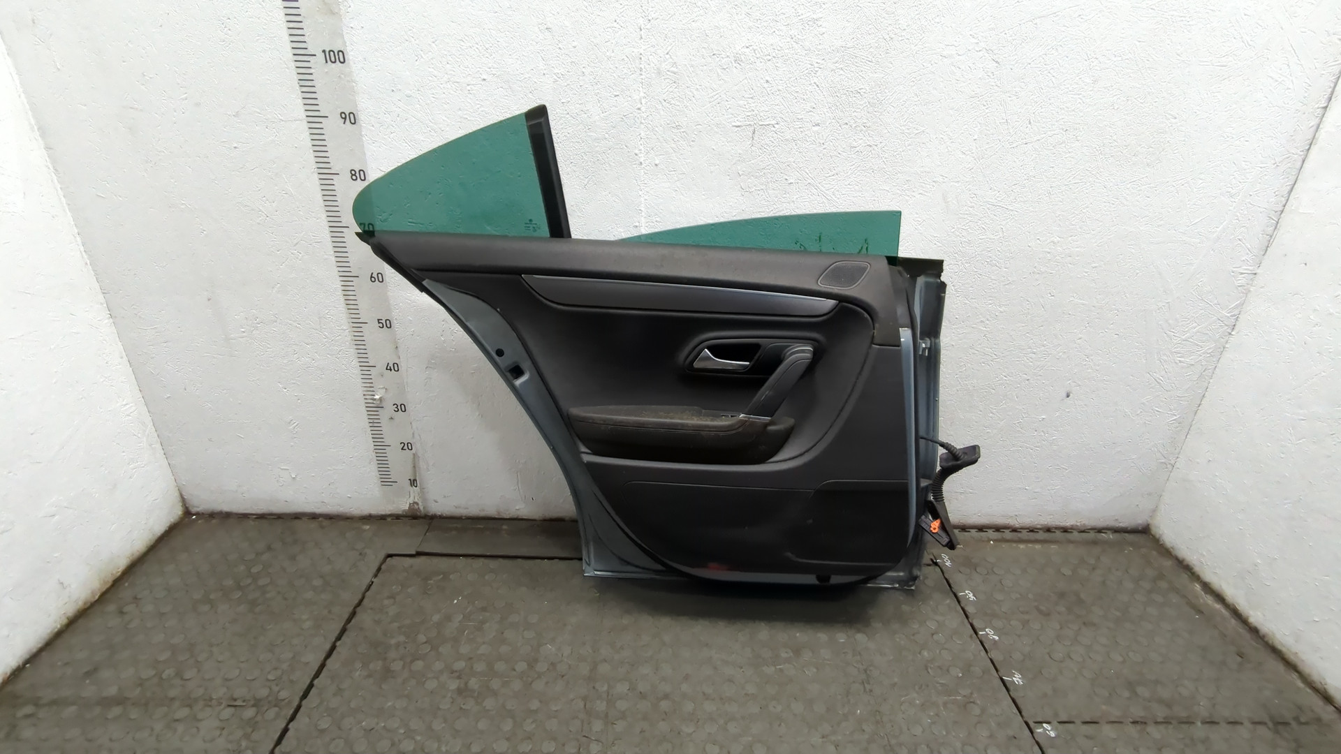 Дверь задняя левая