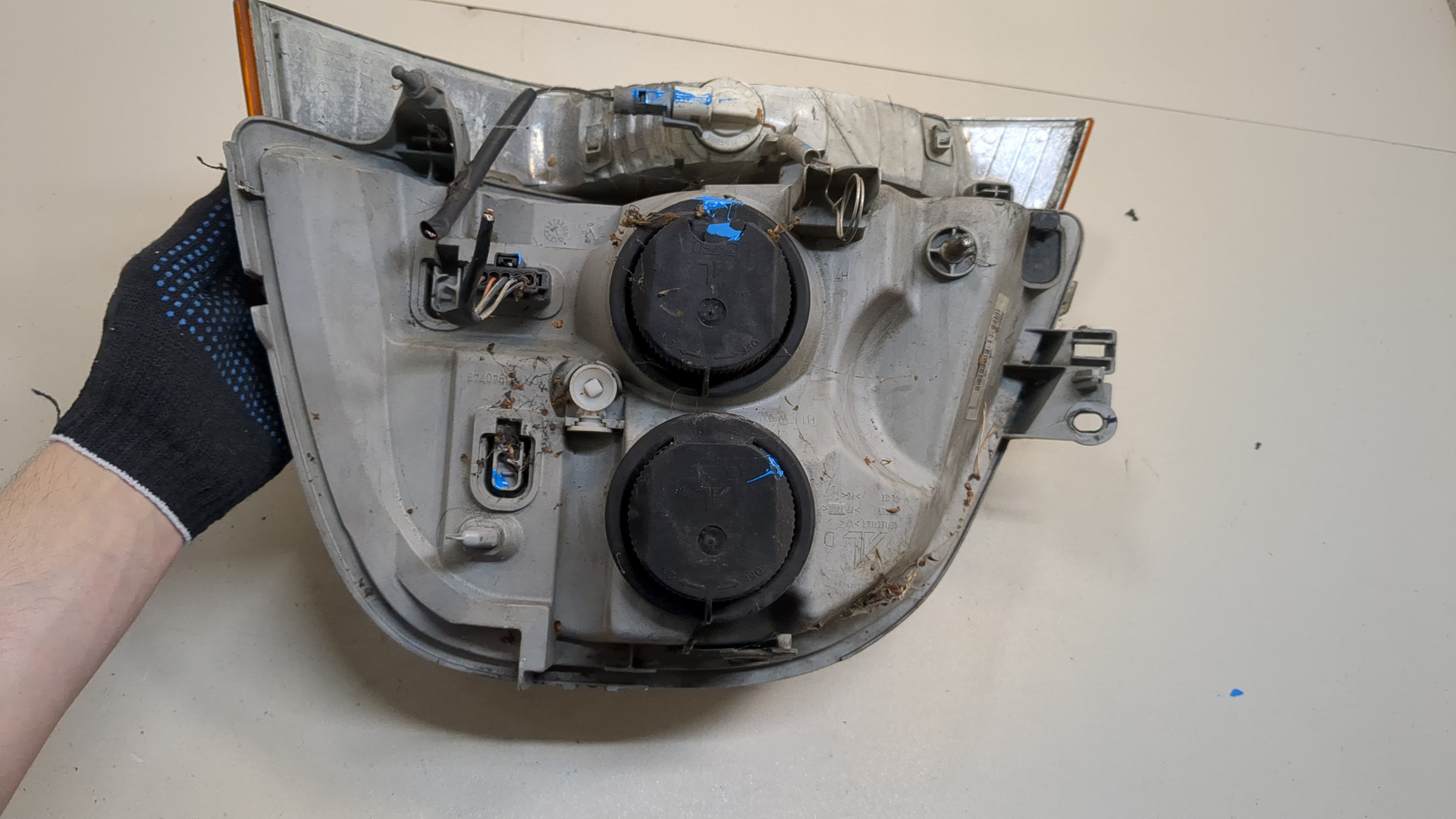 Фара правая