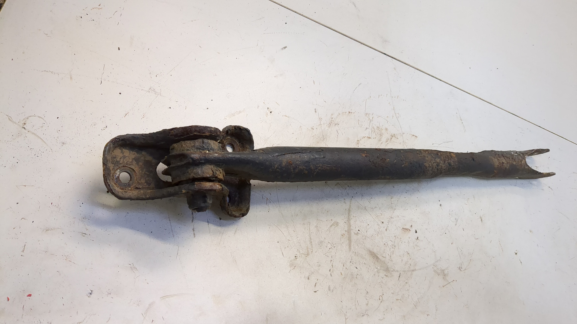 Рычаг задний