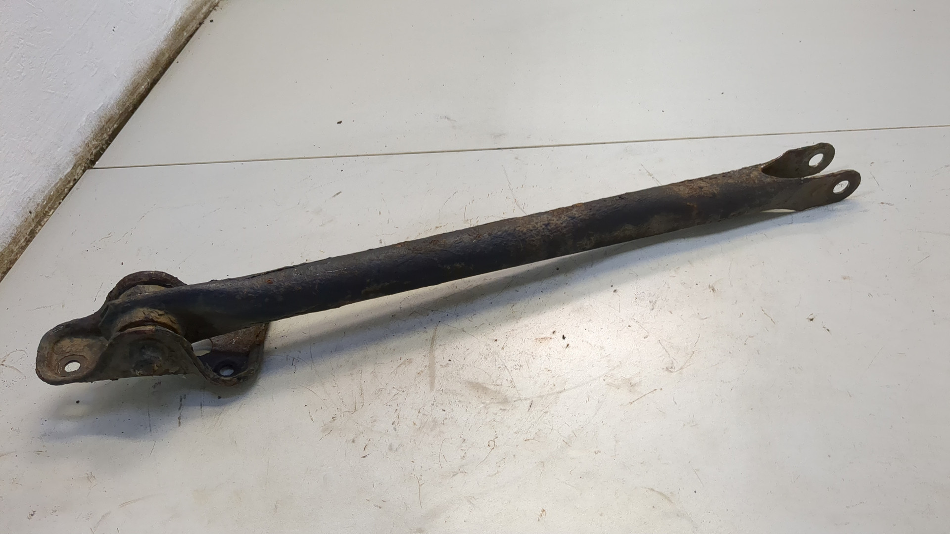 Рычаг задний