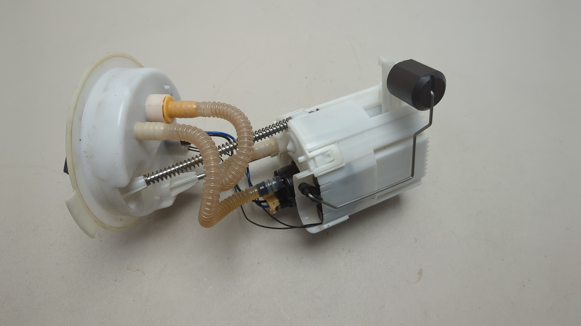 Насос топливный электрический