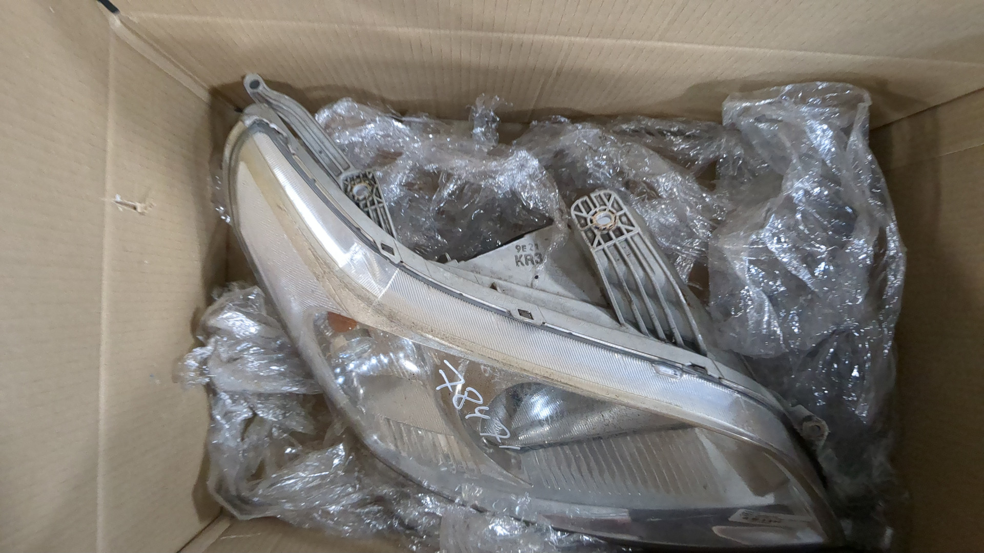 Фара правая