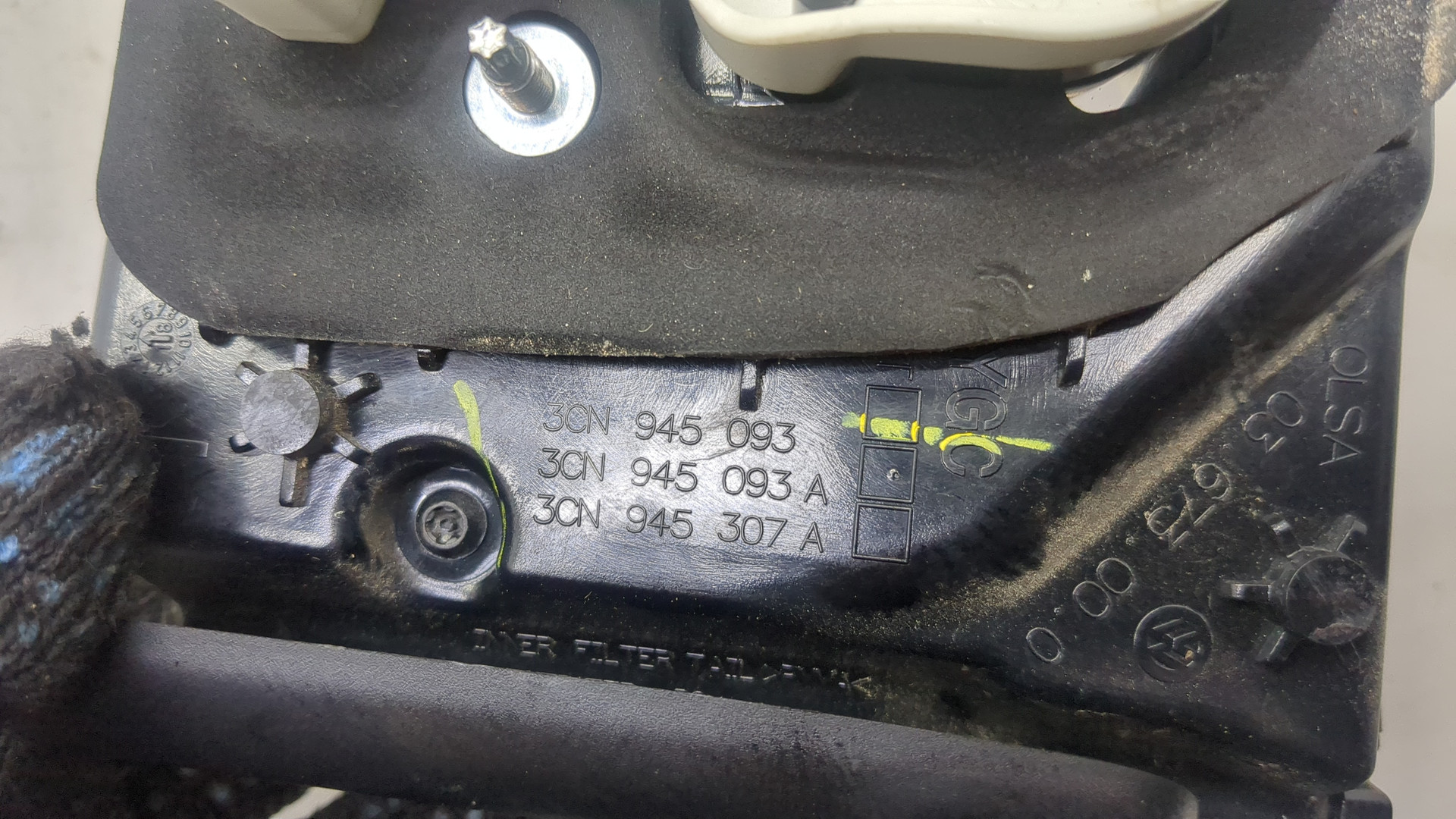 Фонарь задний внутренний левый